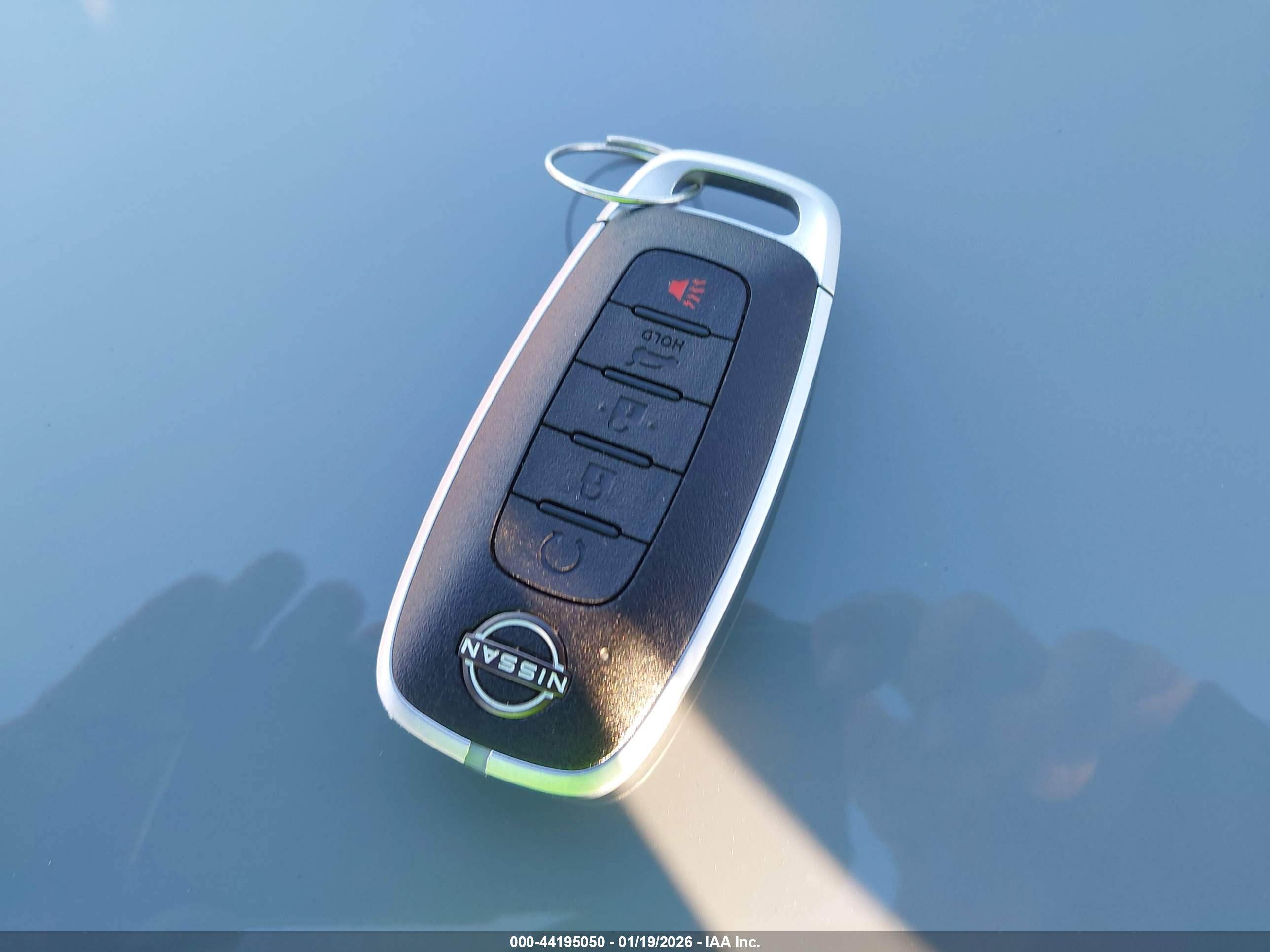 NISSAN ROGUE image 11