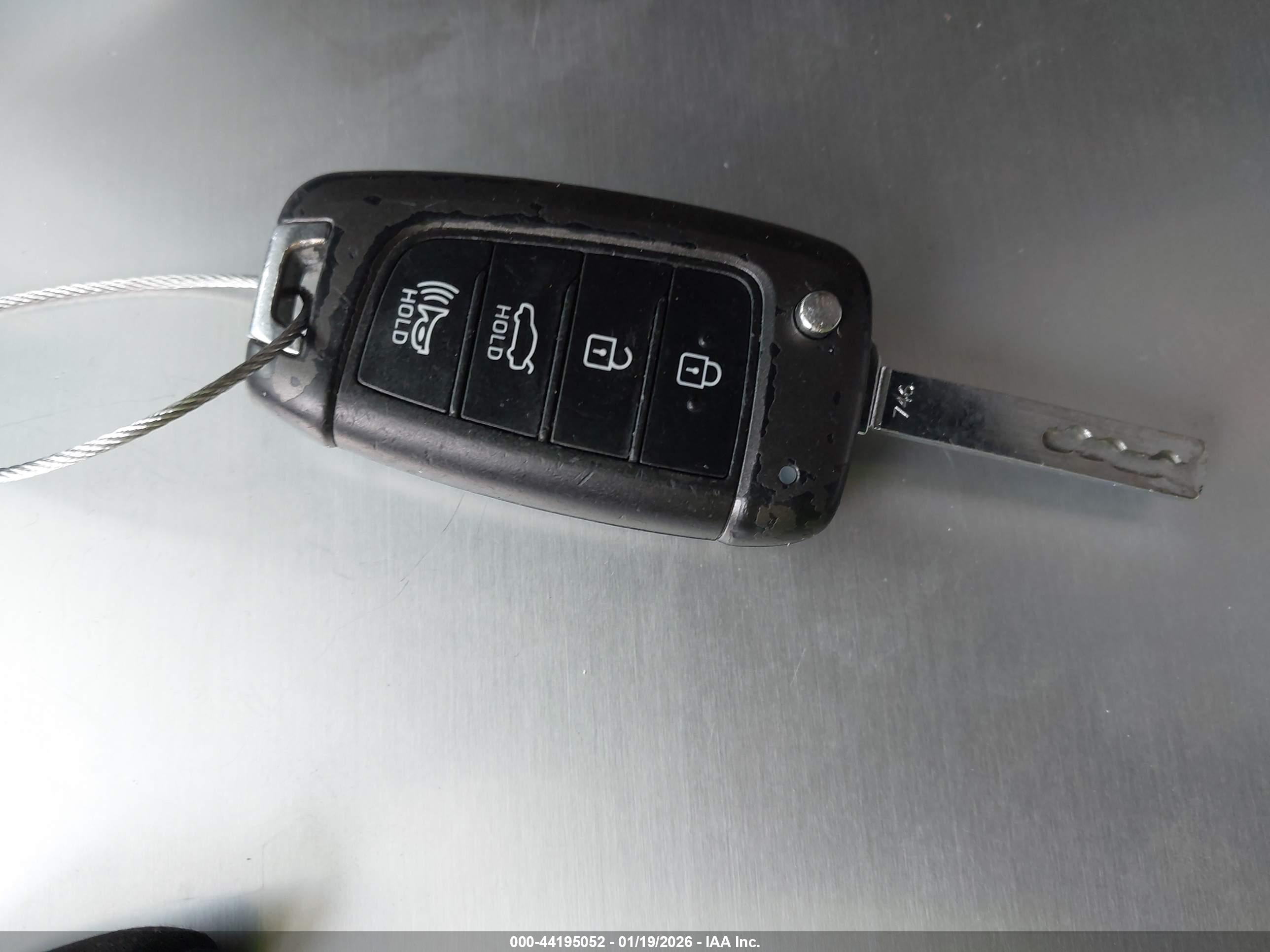 HYUNDAI ACCENT image 11