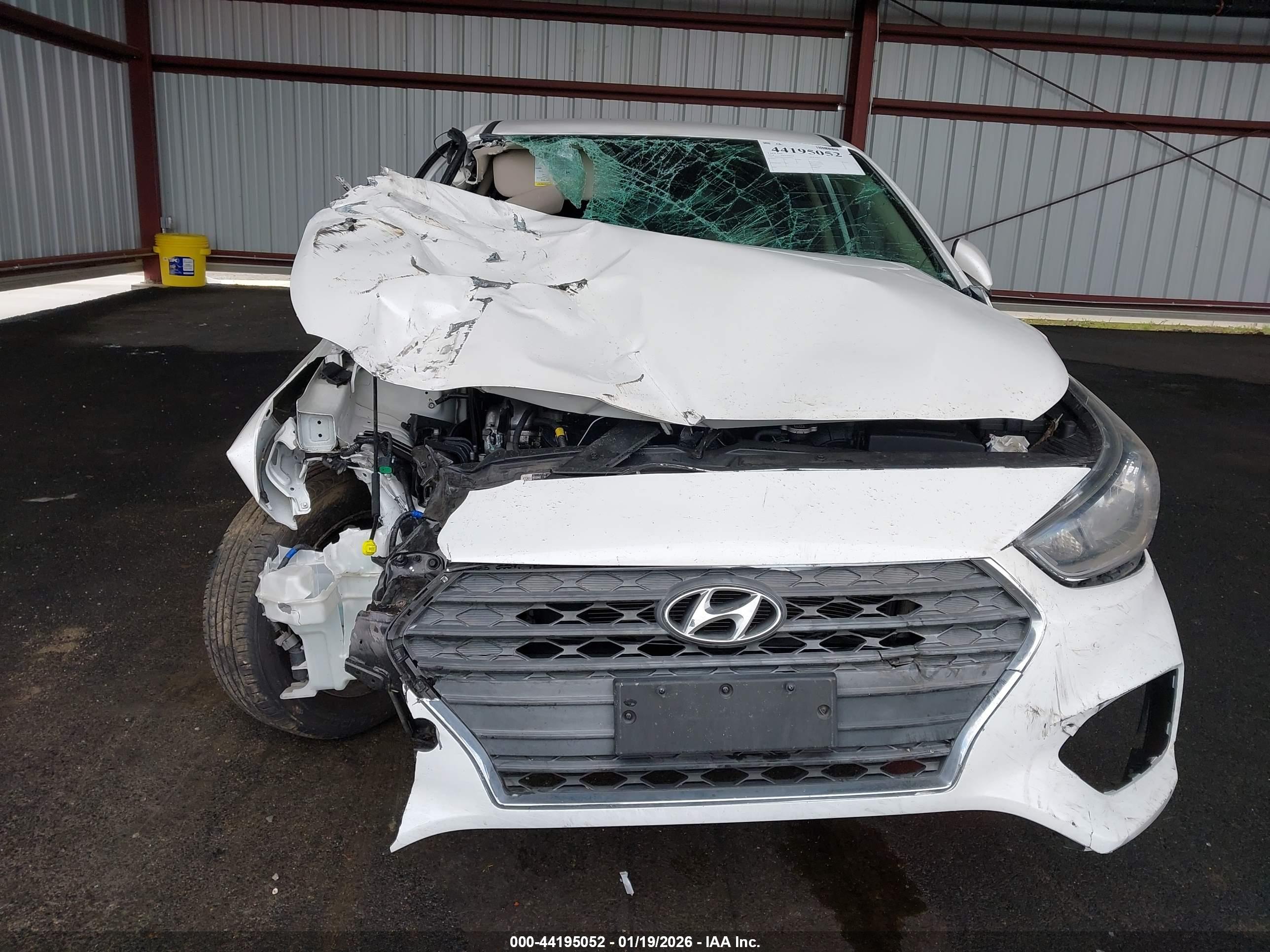 HYUNDAI ACCENT image 6