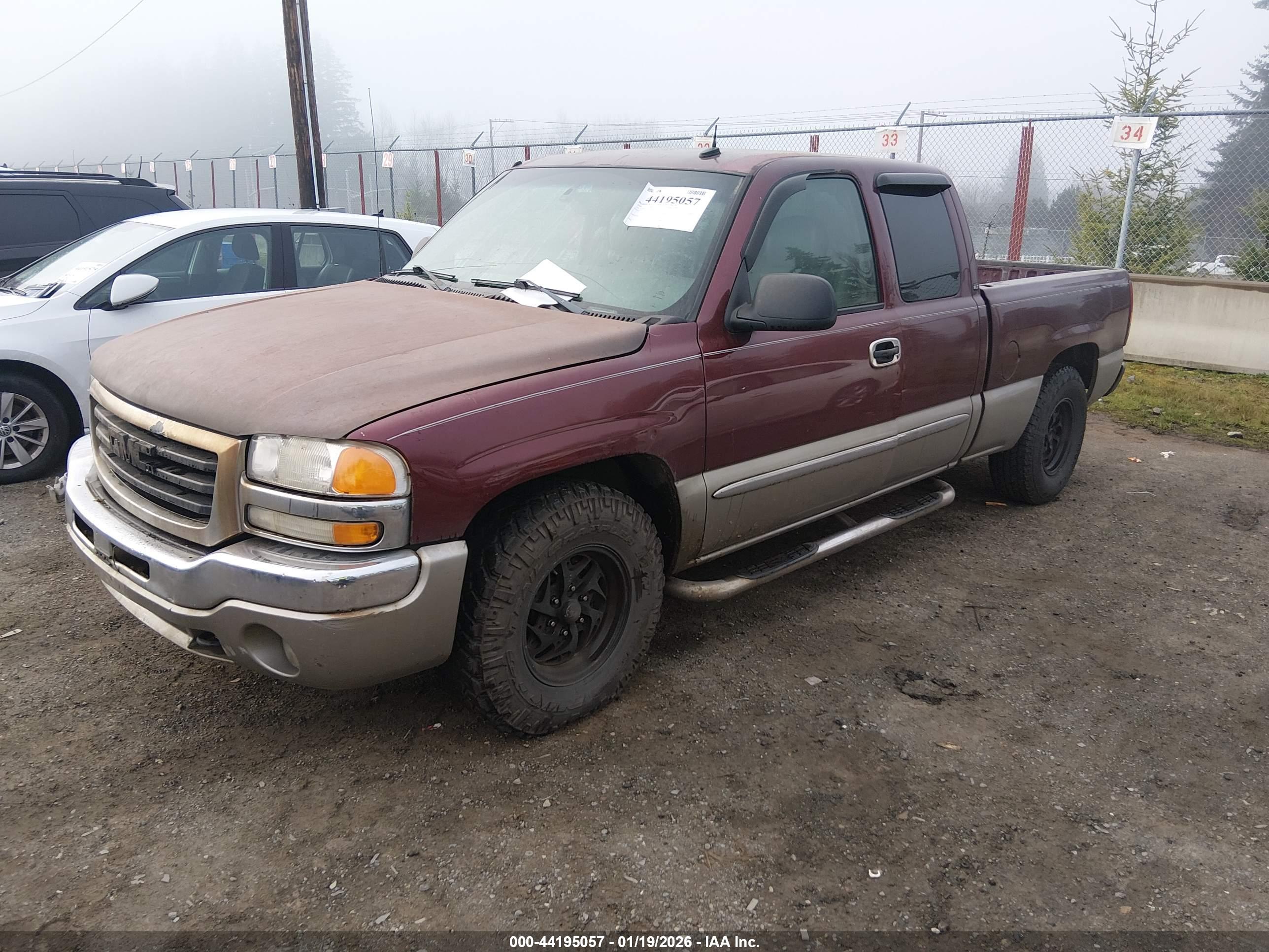 GMC SIERRA image 2