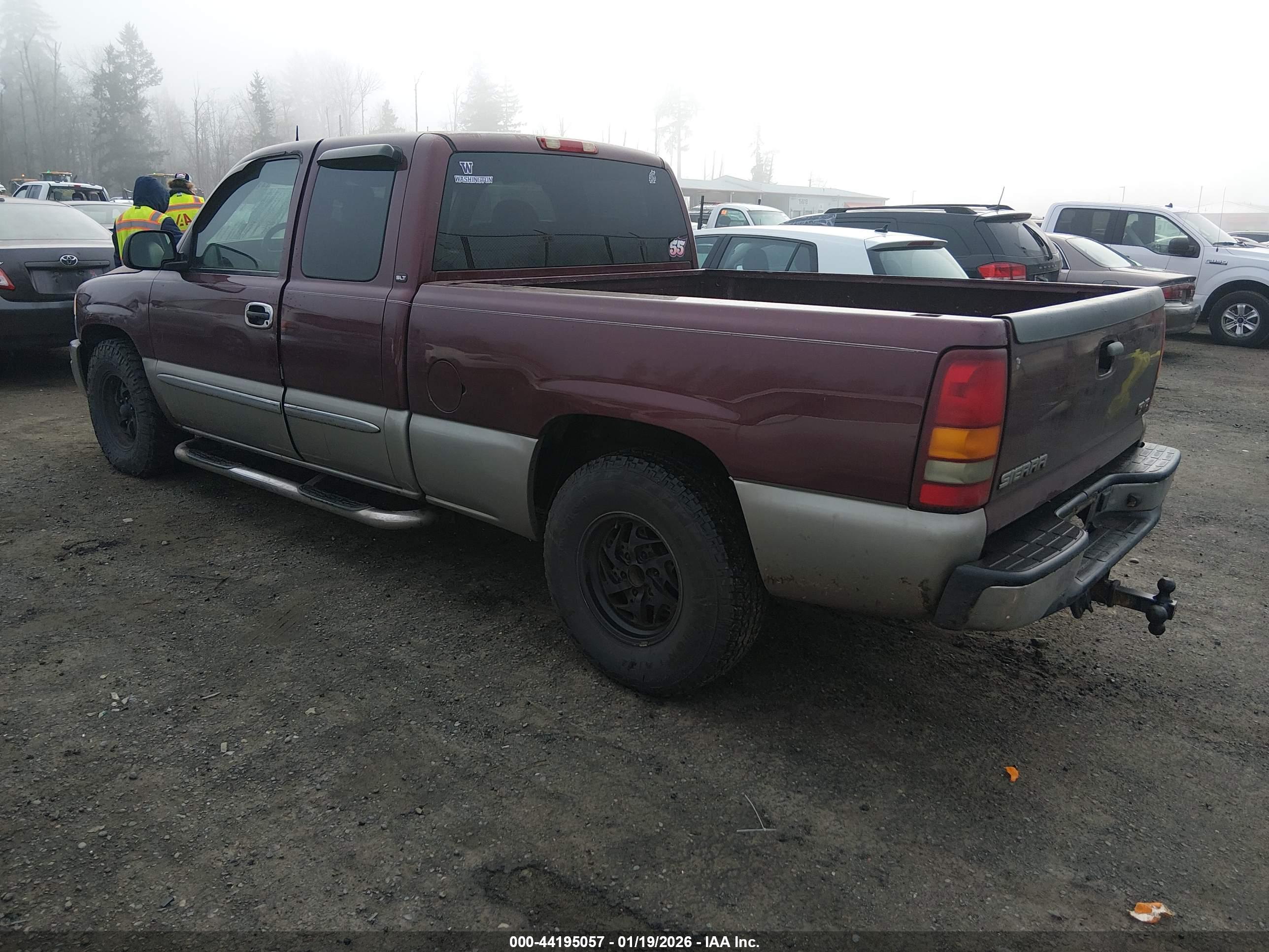GMC SIERRA image 3