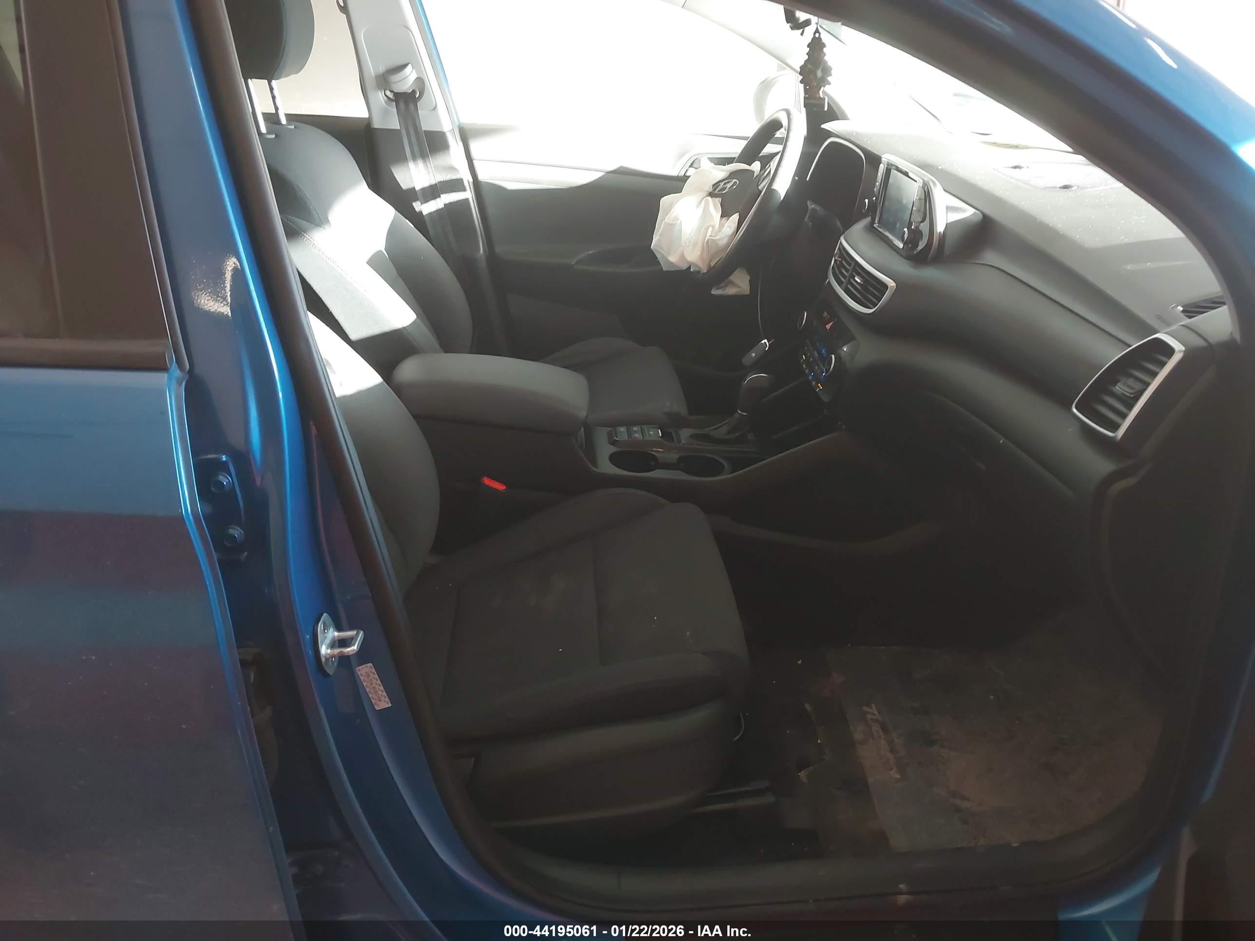 HYUNDAI TUCSON image 5