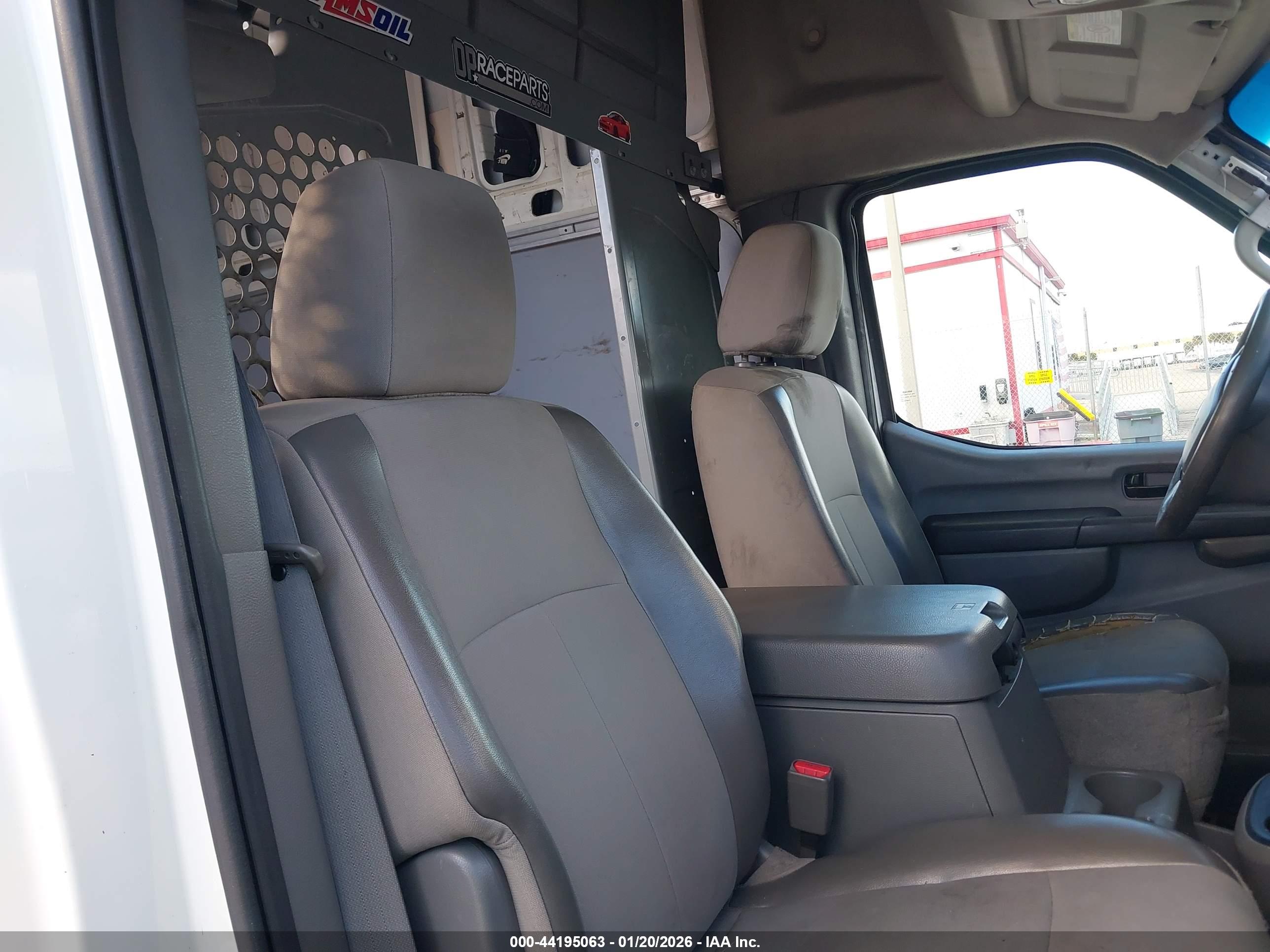 NISSAN NV image 8