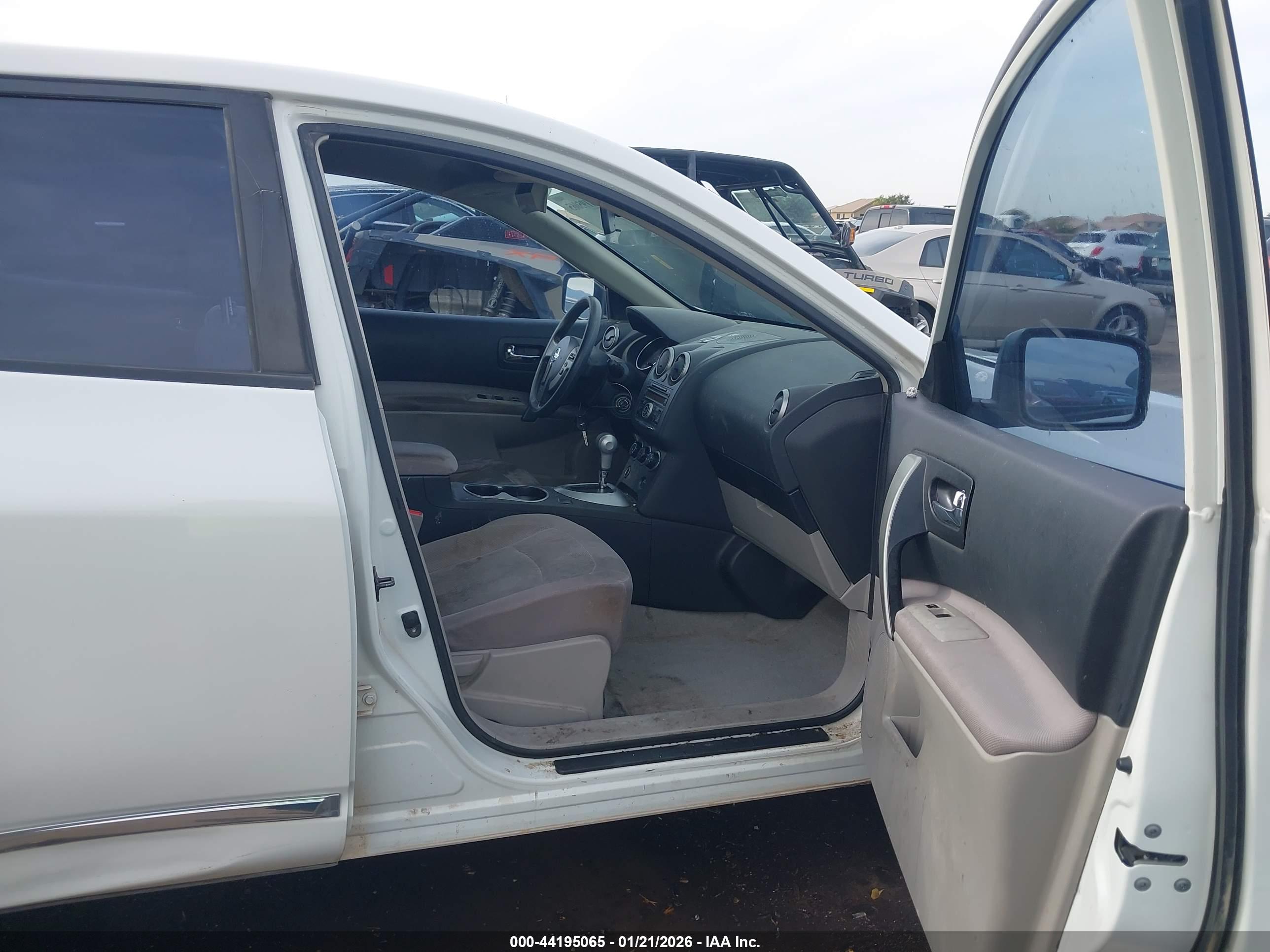 NISSAN ROGUE image 5