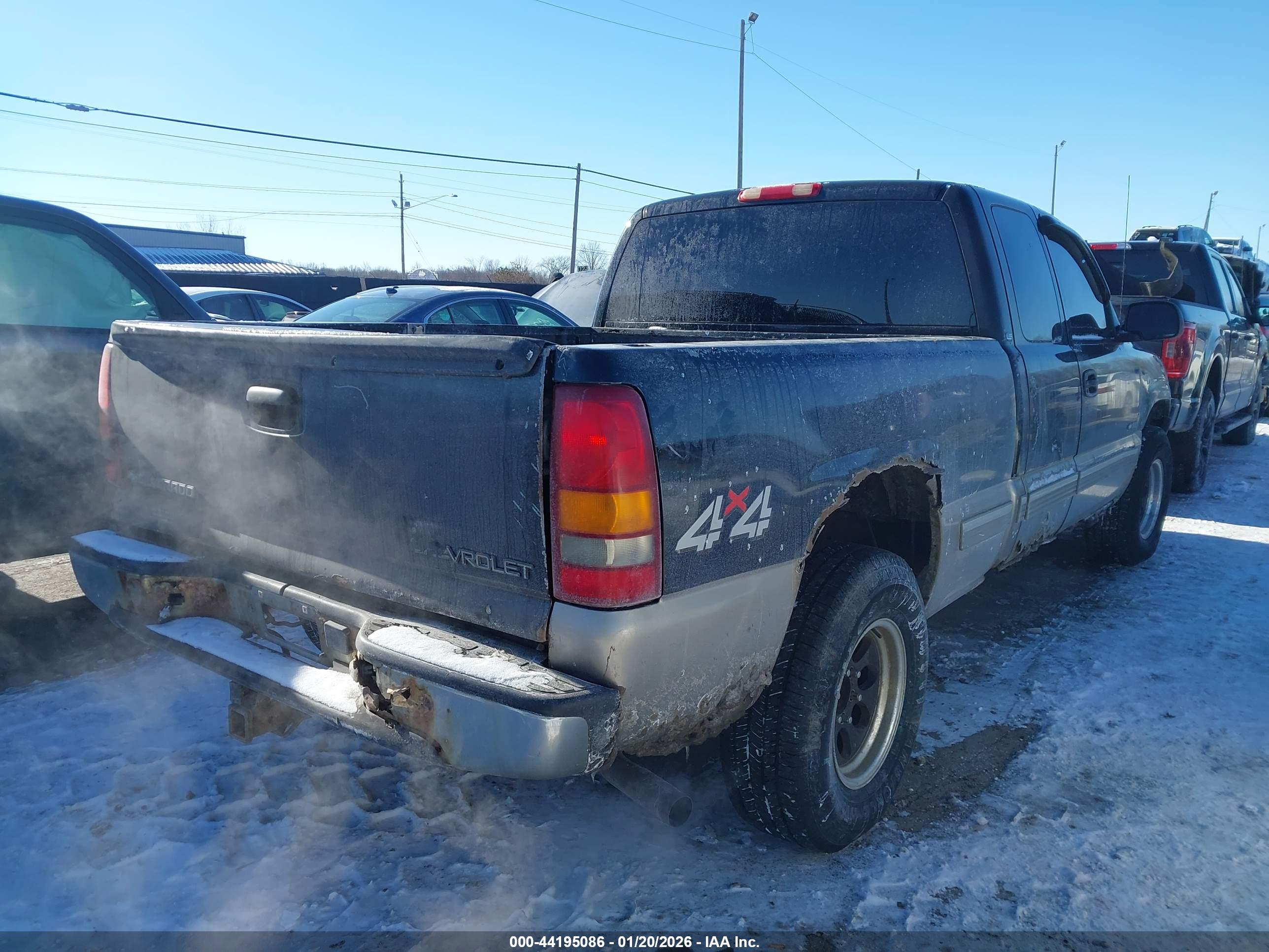 CHEVROLET SILVERADO image 4