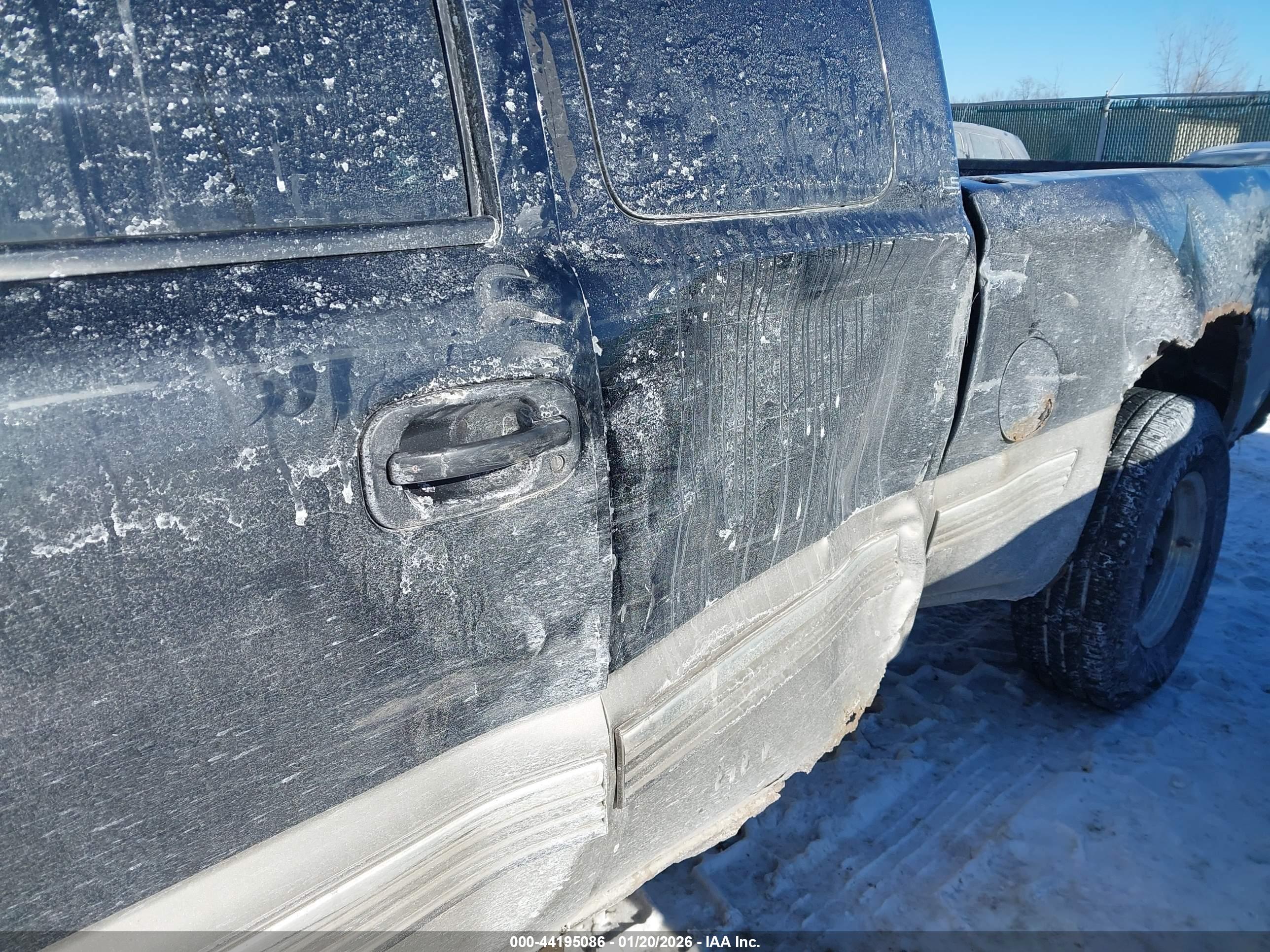 CHEVROLET SILVERADO image 6