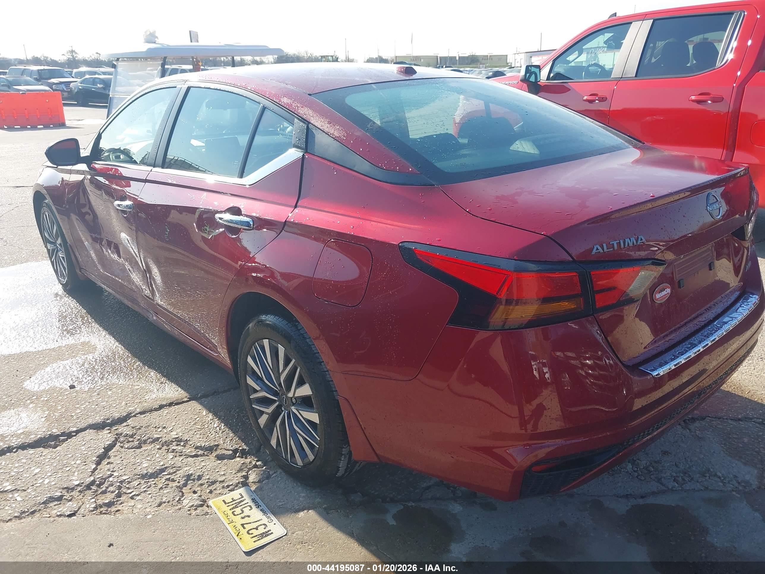 NISSAN ALTIMA image 3
