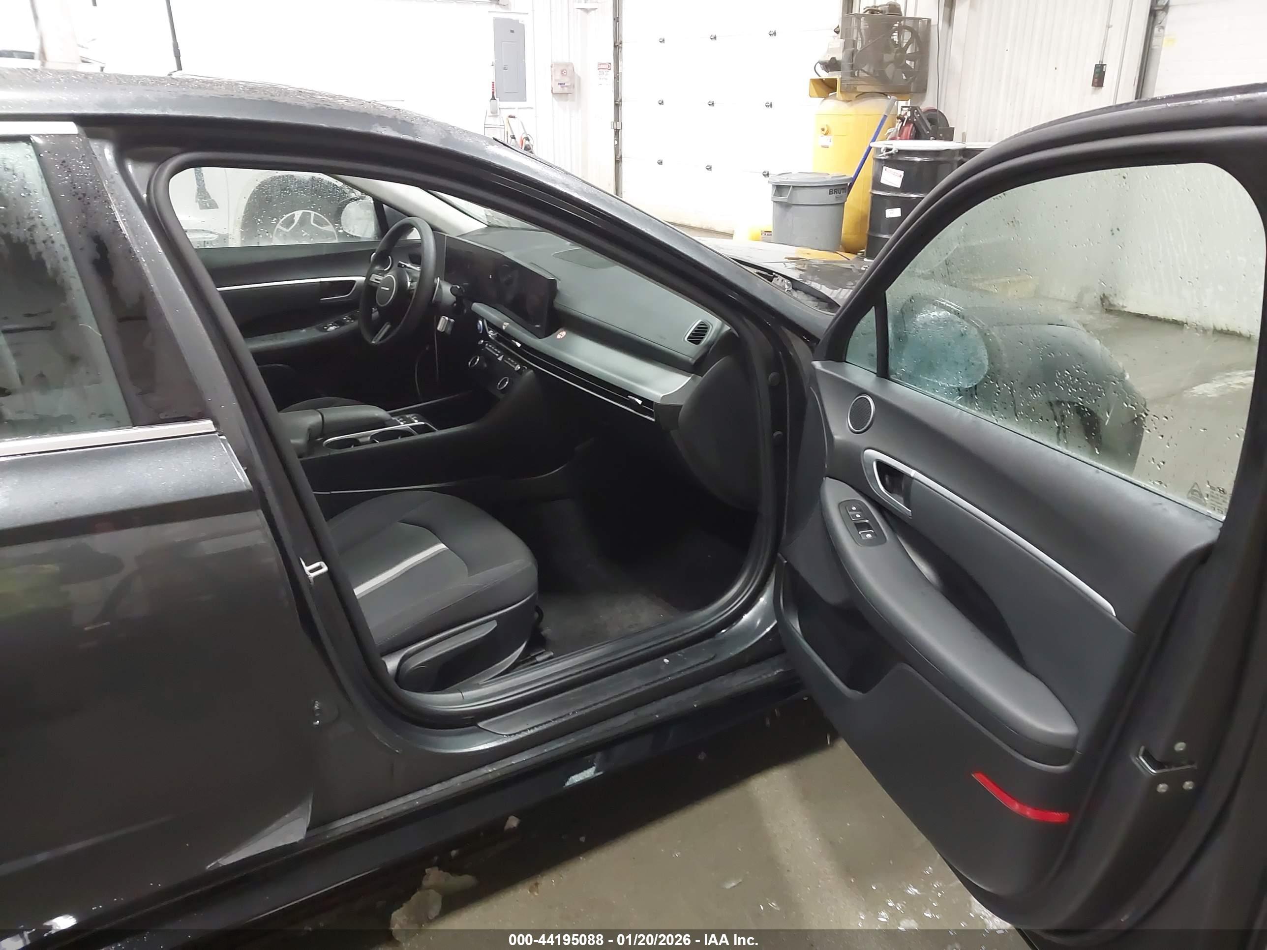 HYUNDAI SONATA image 5