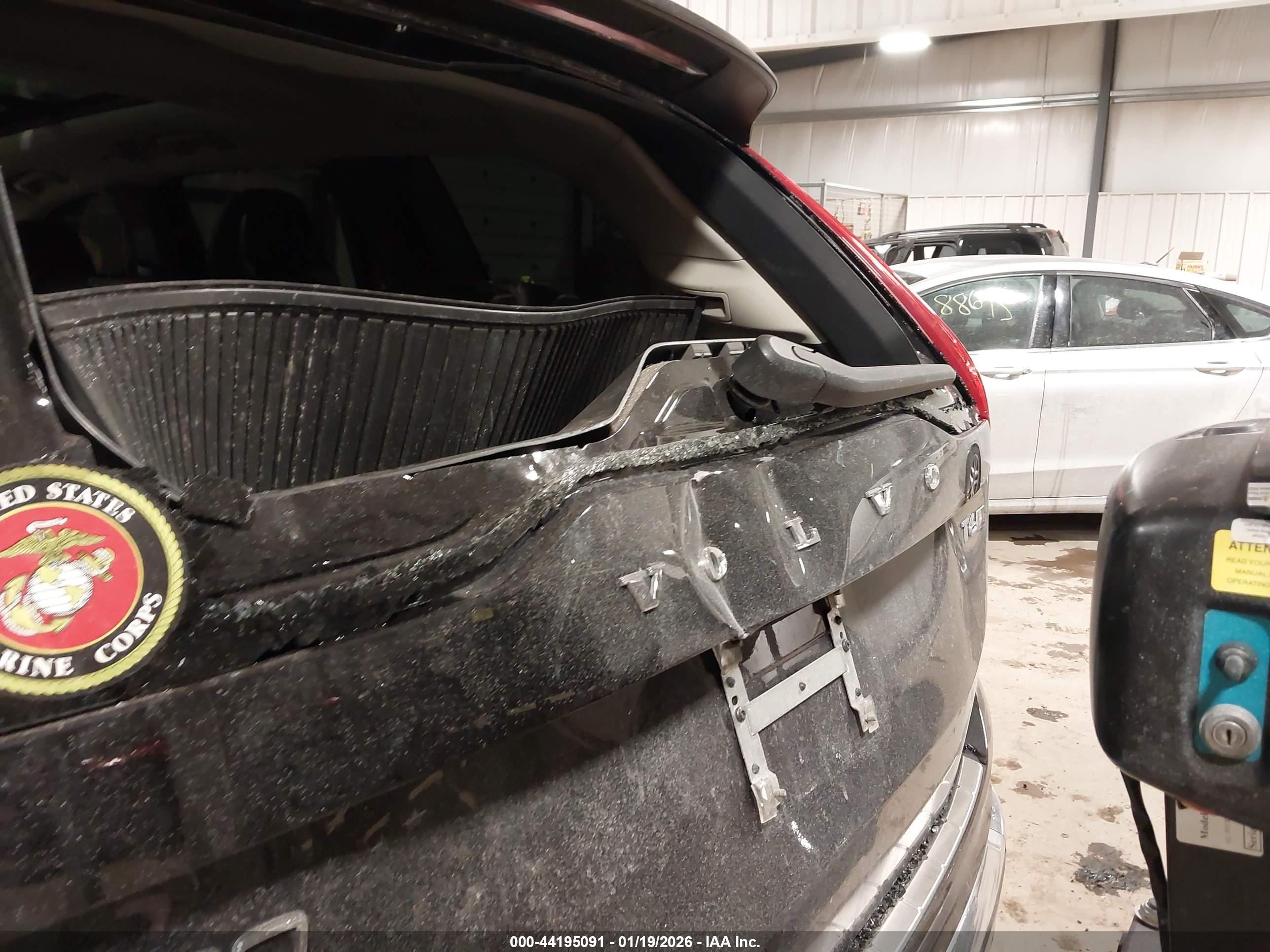 VOLVO XC90 image 6