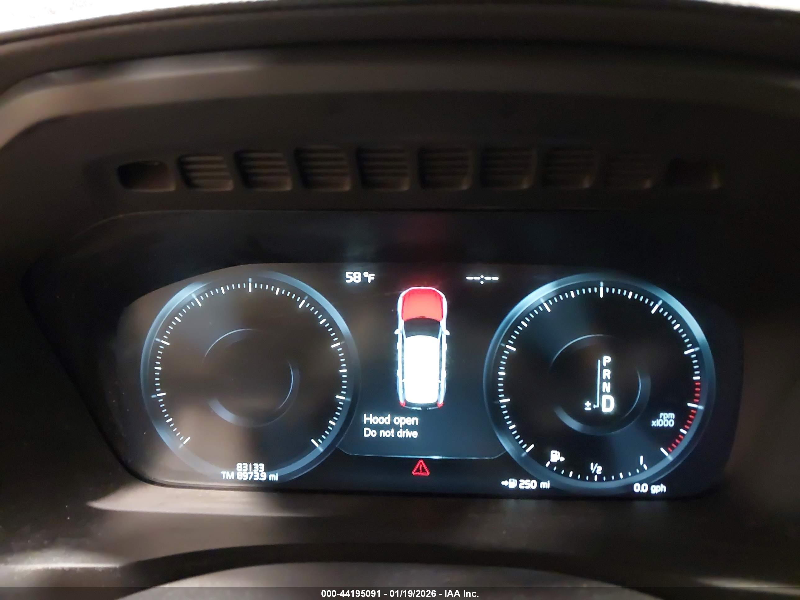 VOLVO XC90 image 7