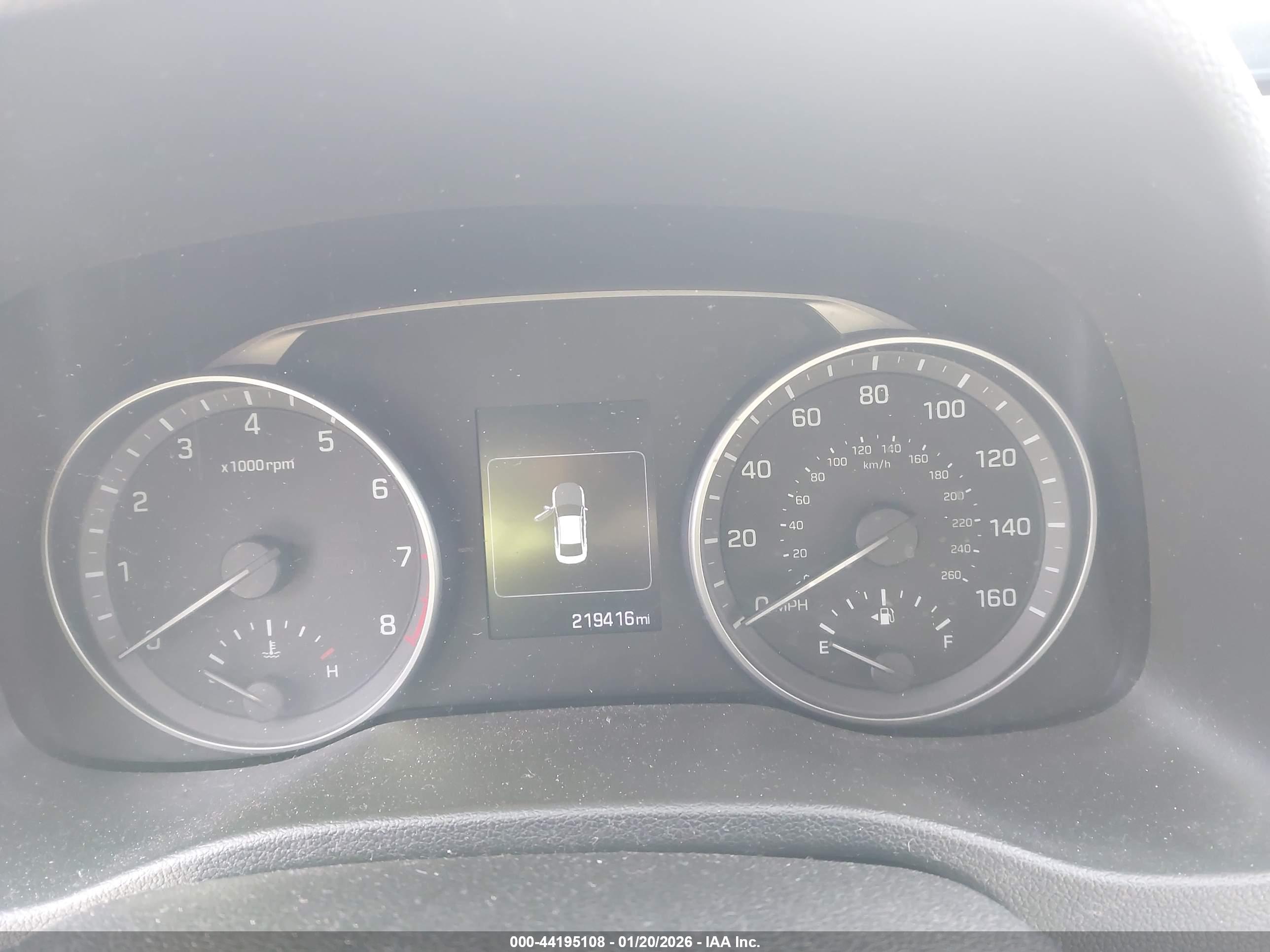 HYUNDAI ELANTRA image 7