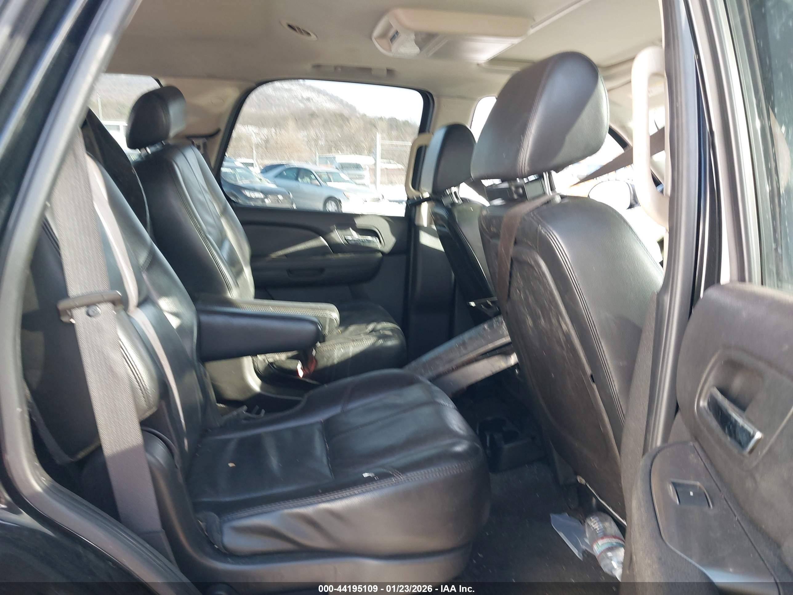 CHEVROLET TAHOE image 8