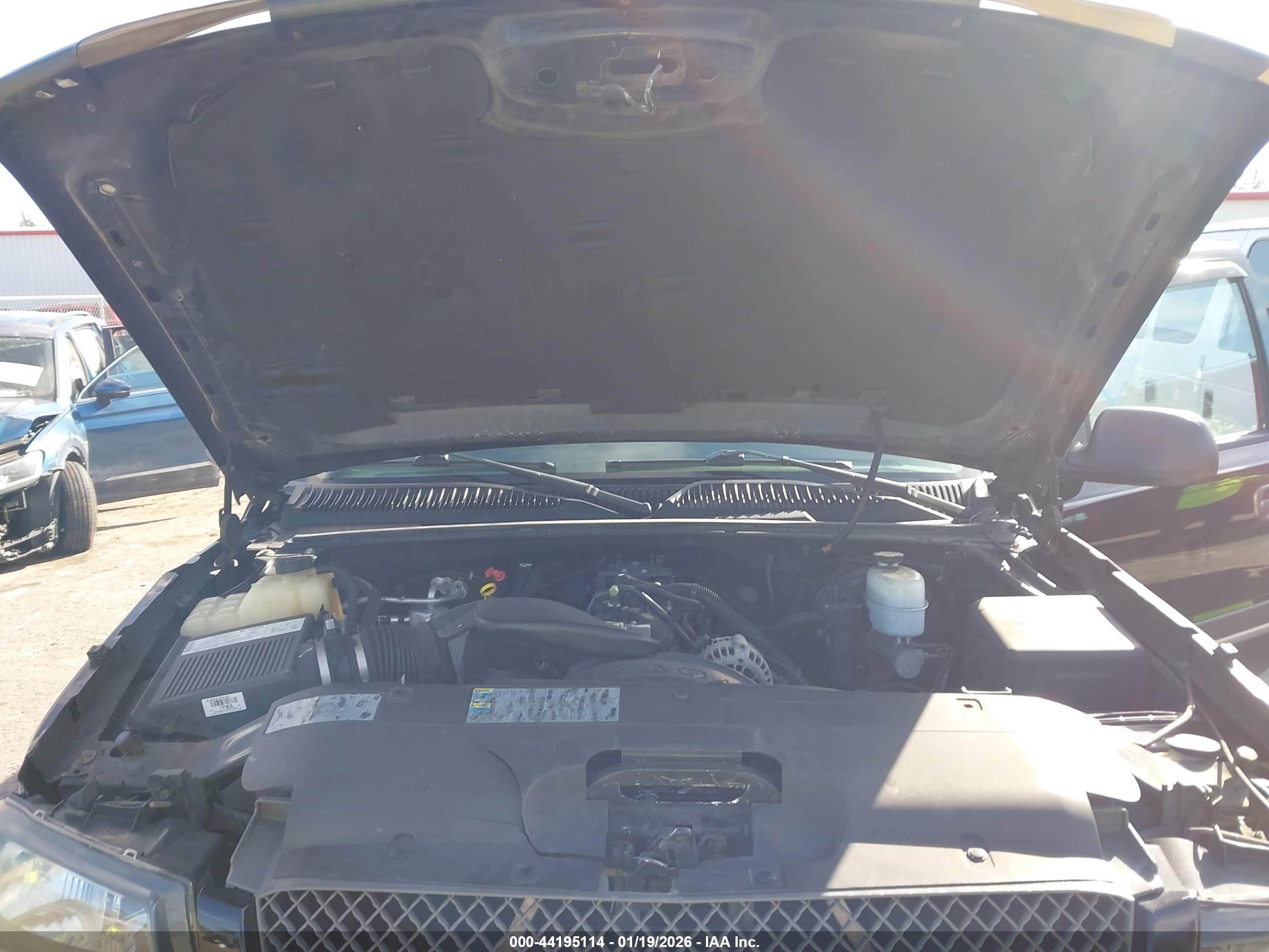 CHEVROLET SILVERADO image 10