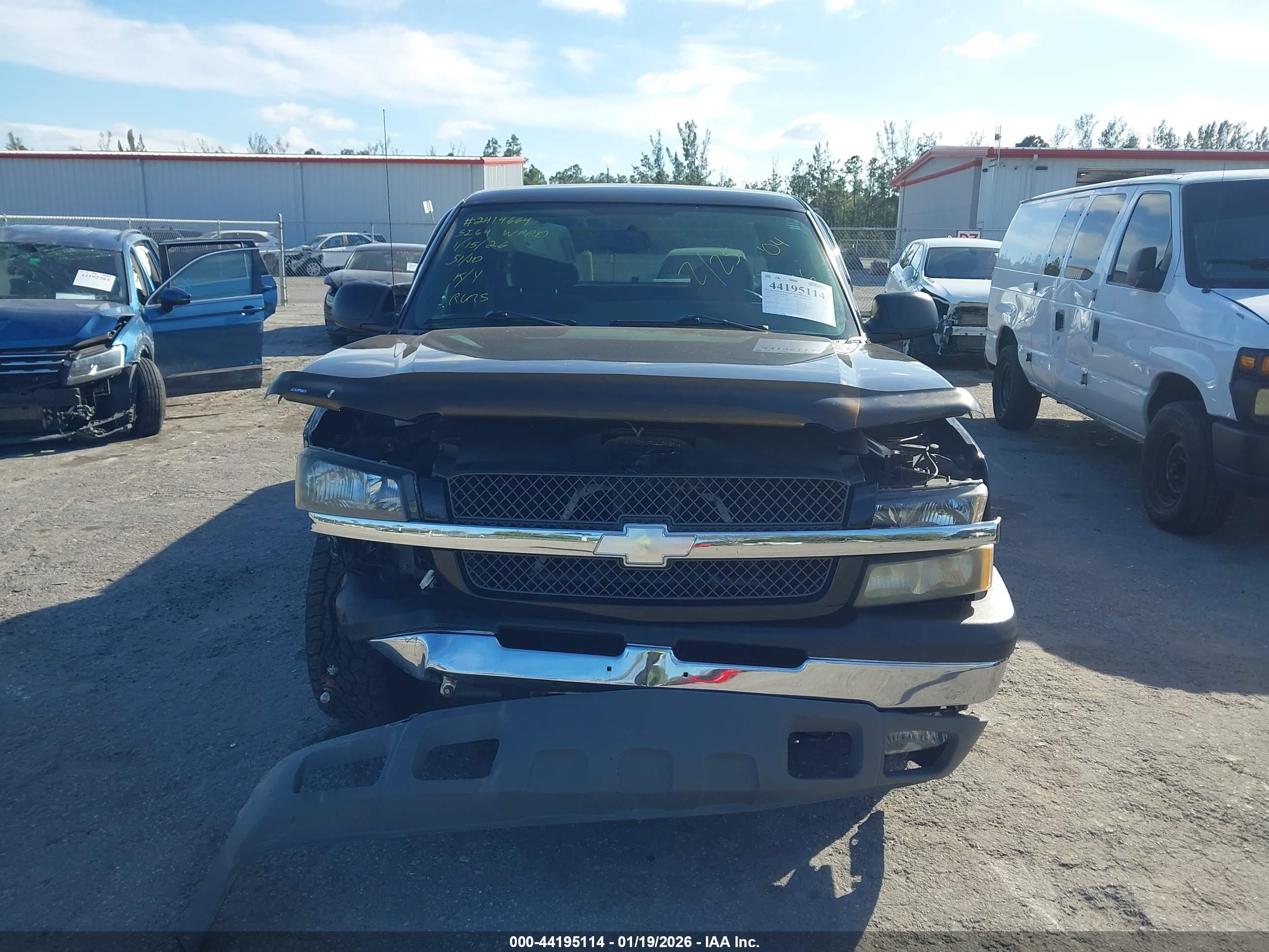 CHEVROLET SILVERADO image 6