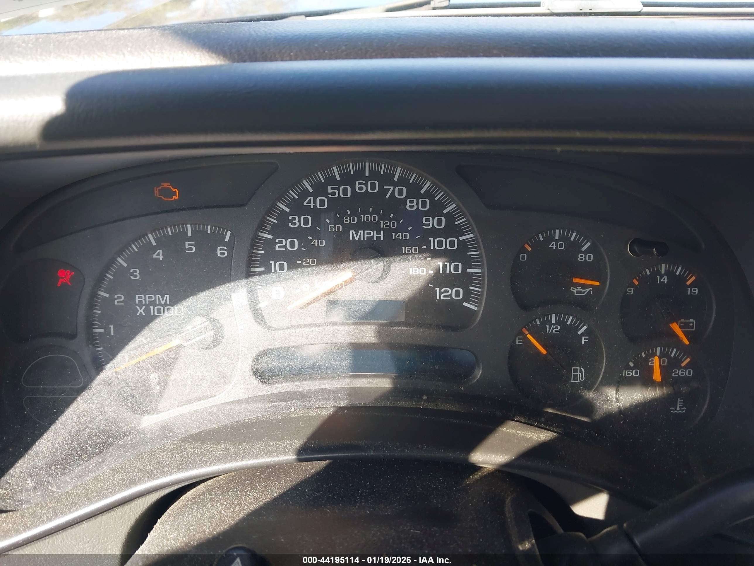 CHEVROLET SILVERADO image 7