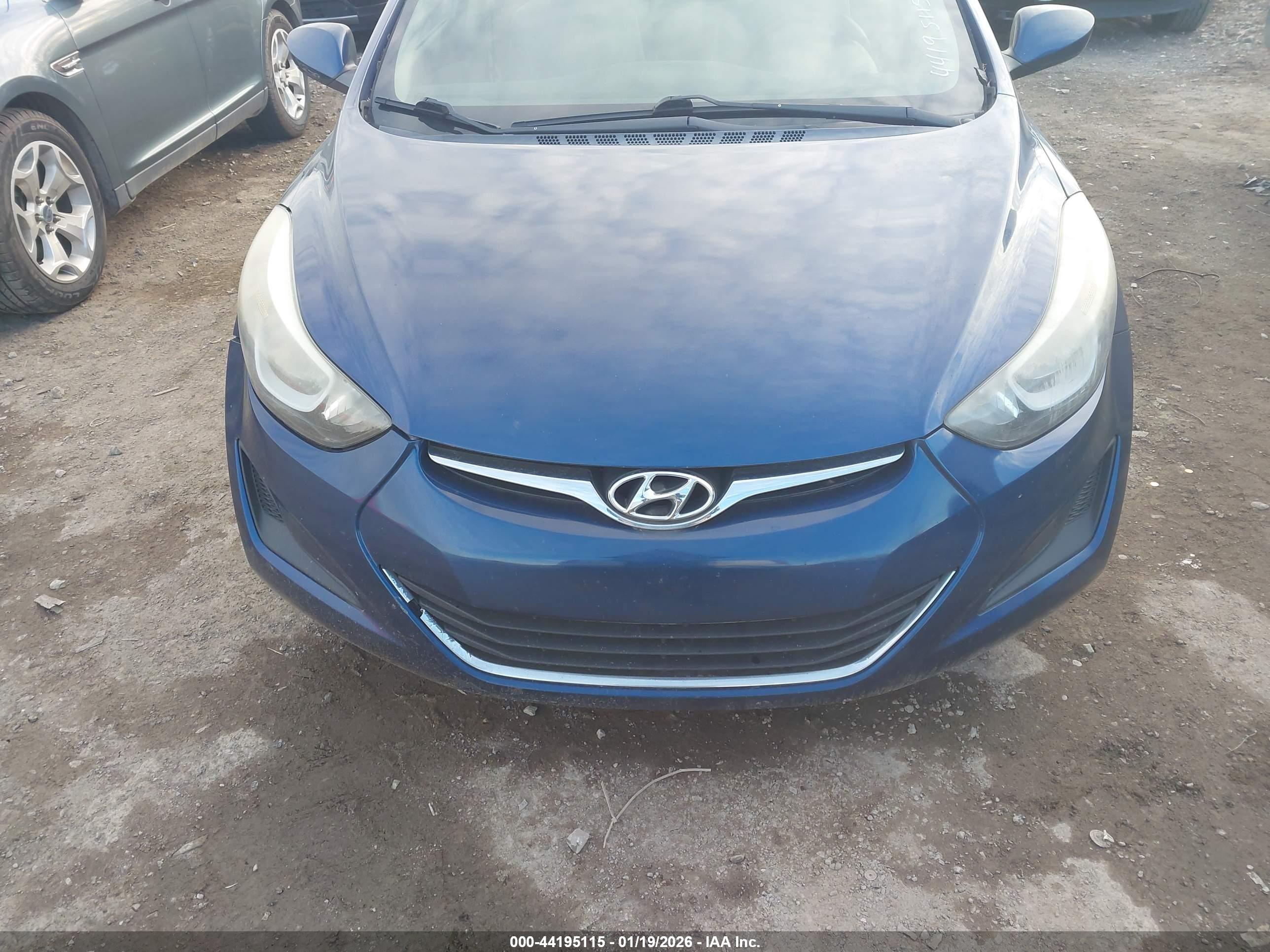 HYUNDAI ELANTRA image 6
