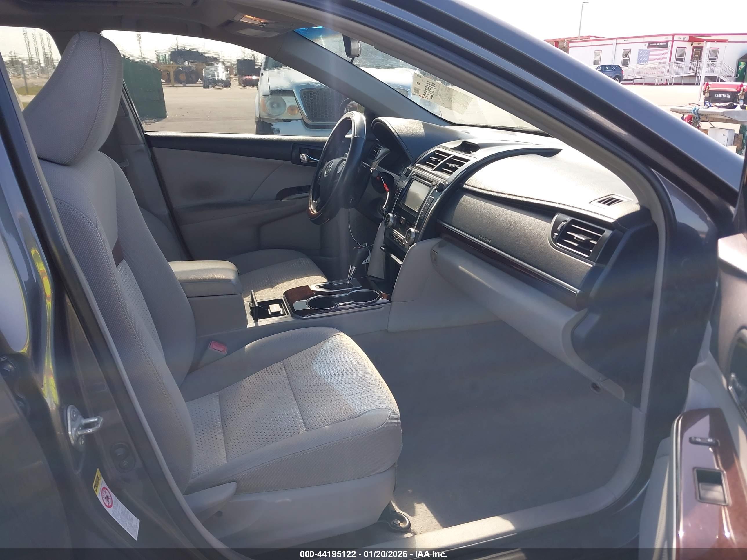 TOYOTA CAMRY image 5