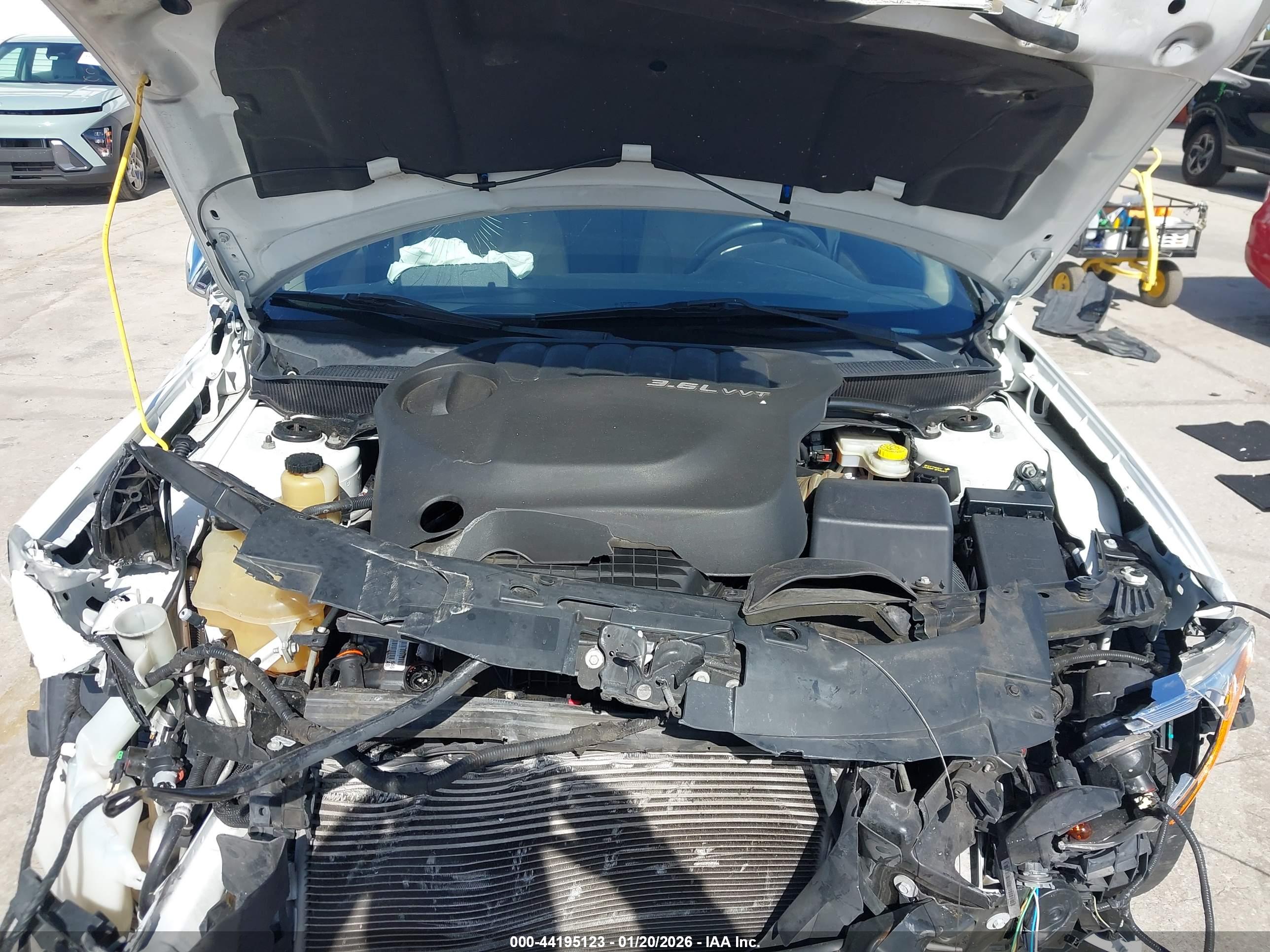 CHRYSLER 200 image 10