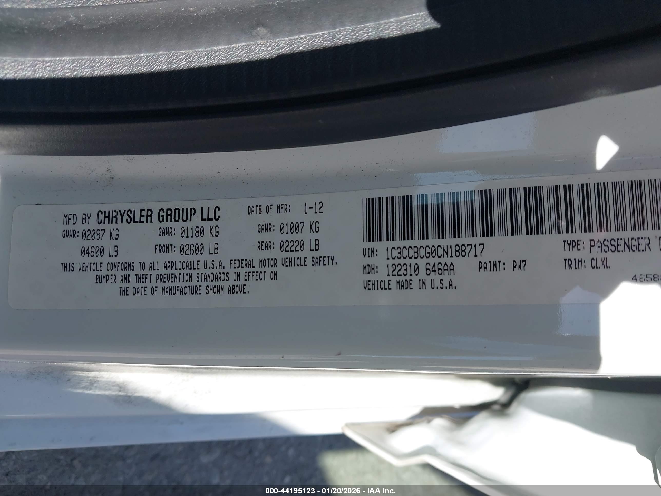 CHRYSLER 200 image 9