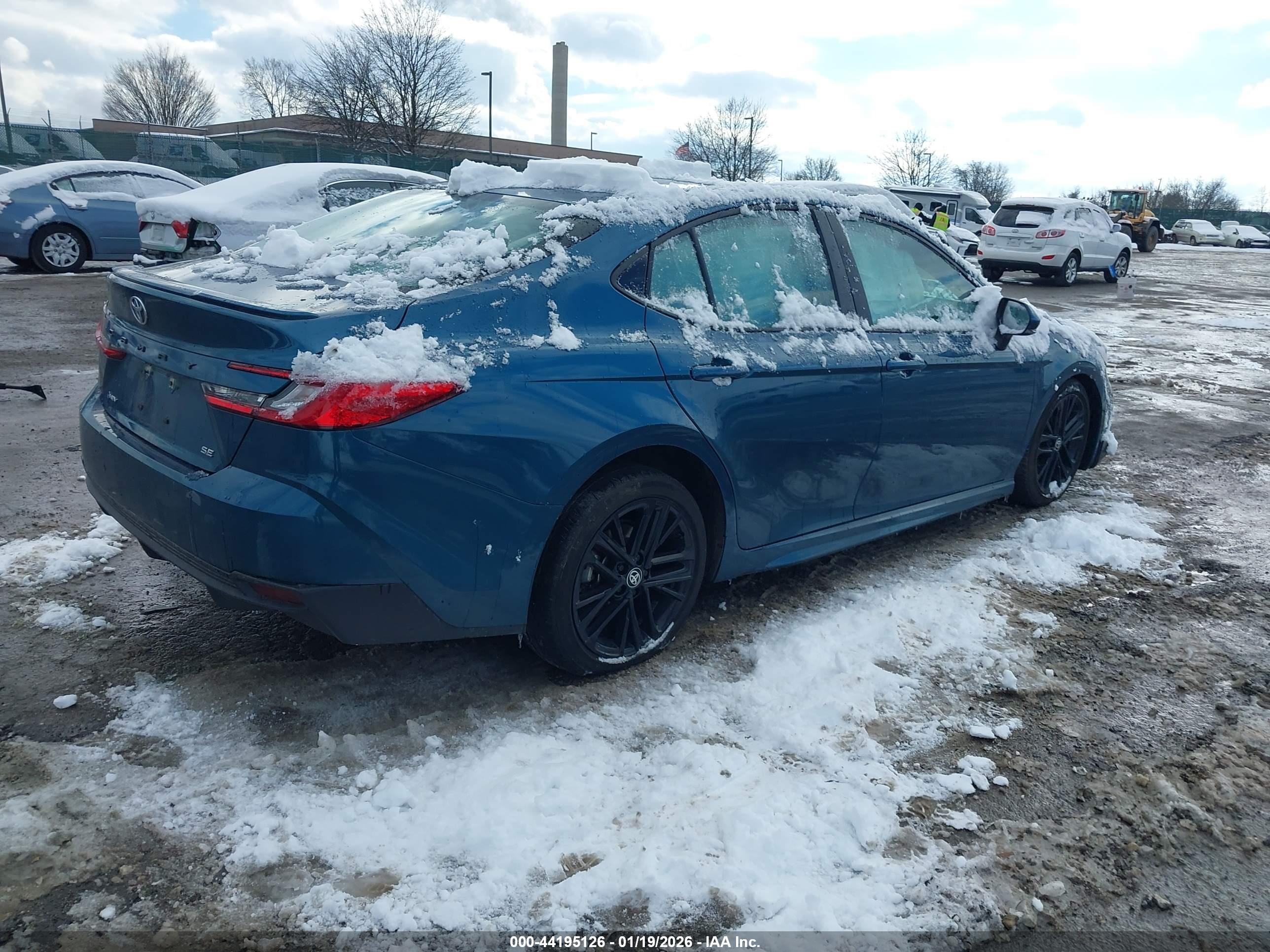 TOYOTA CAMRY image 4