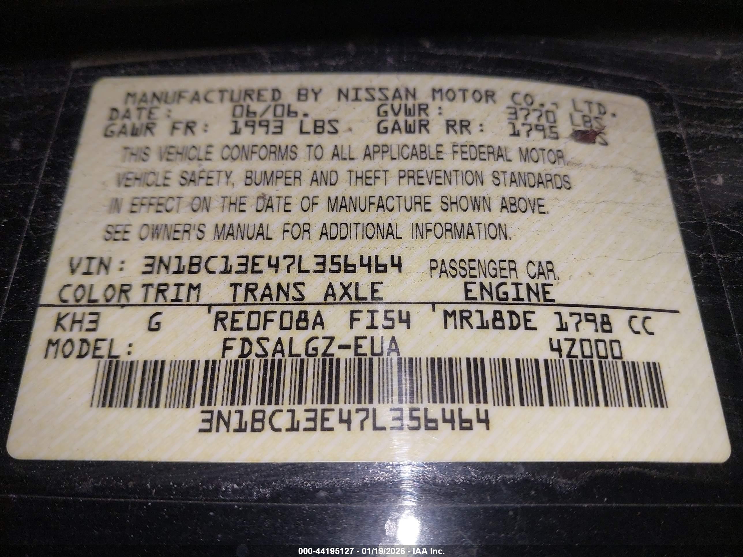 NISSAN VERSA image 9