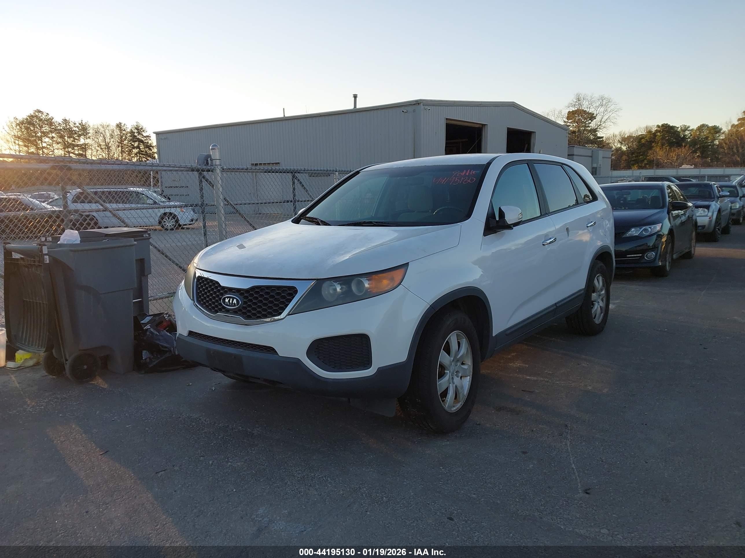 KIA SORENTO image 2