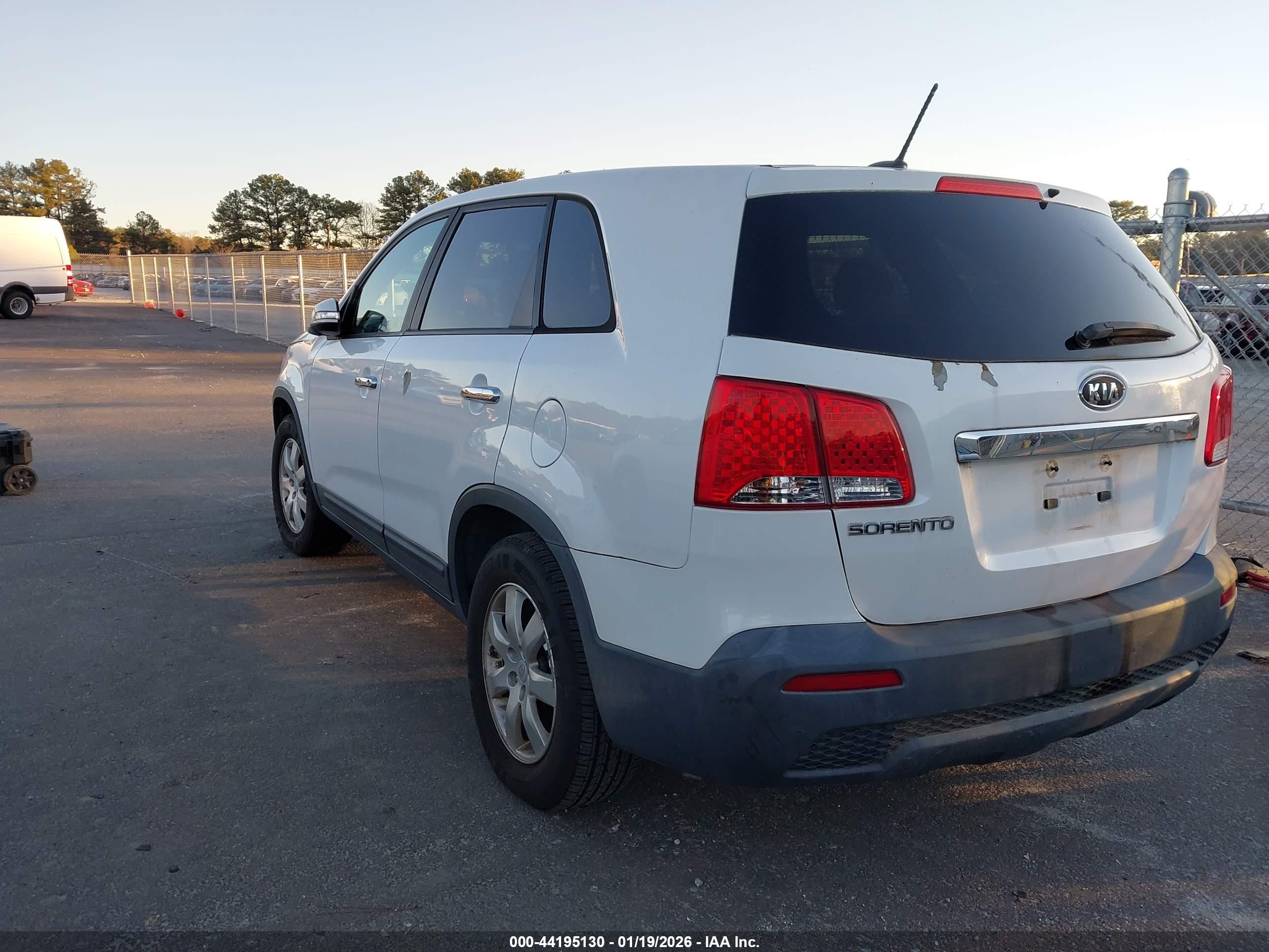 KIA SORENTO image 3