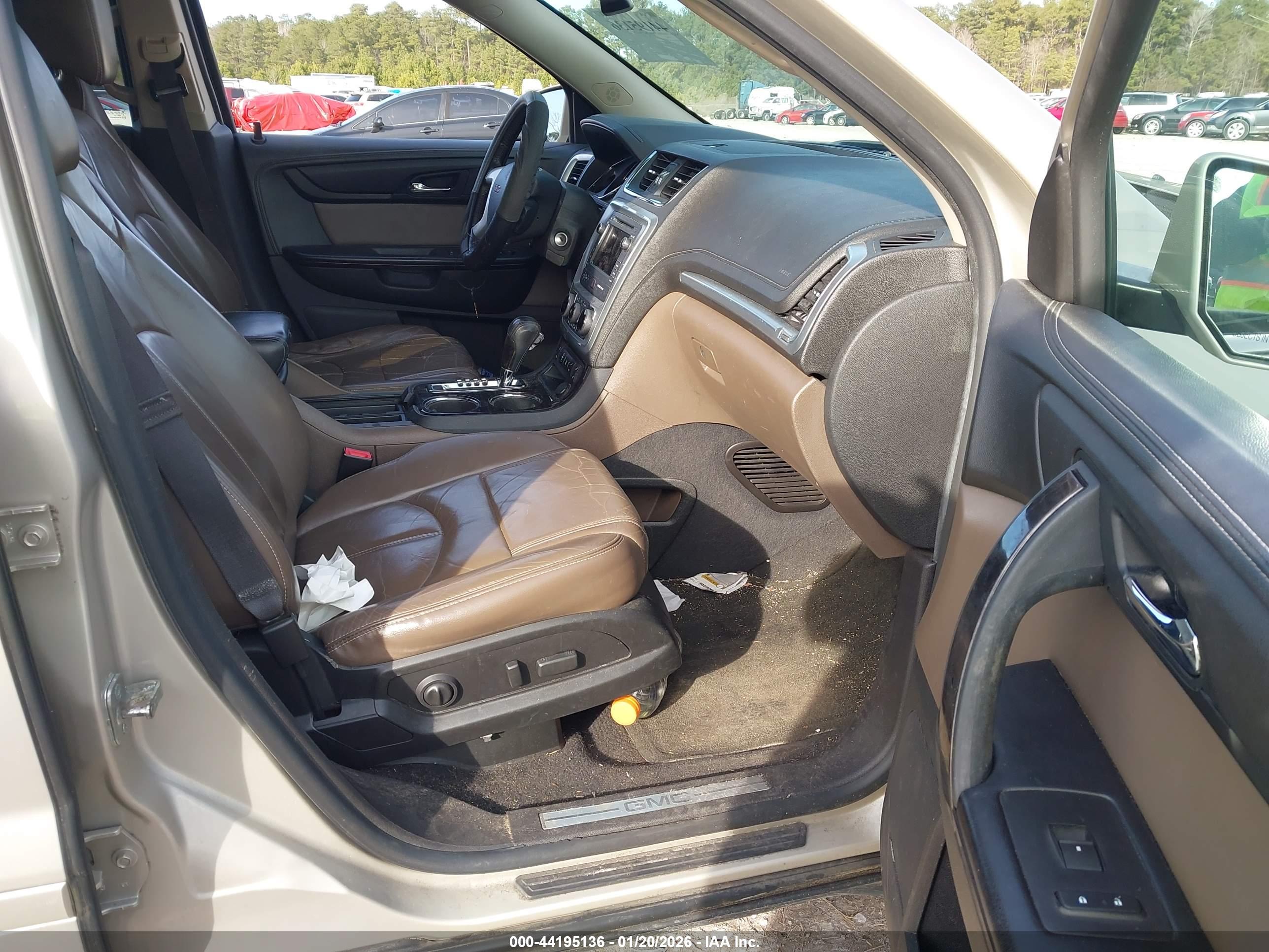GMC ACADIA image 5