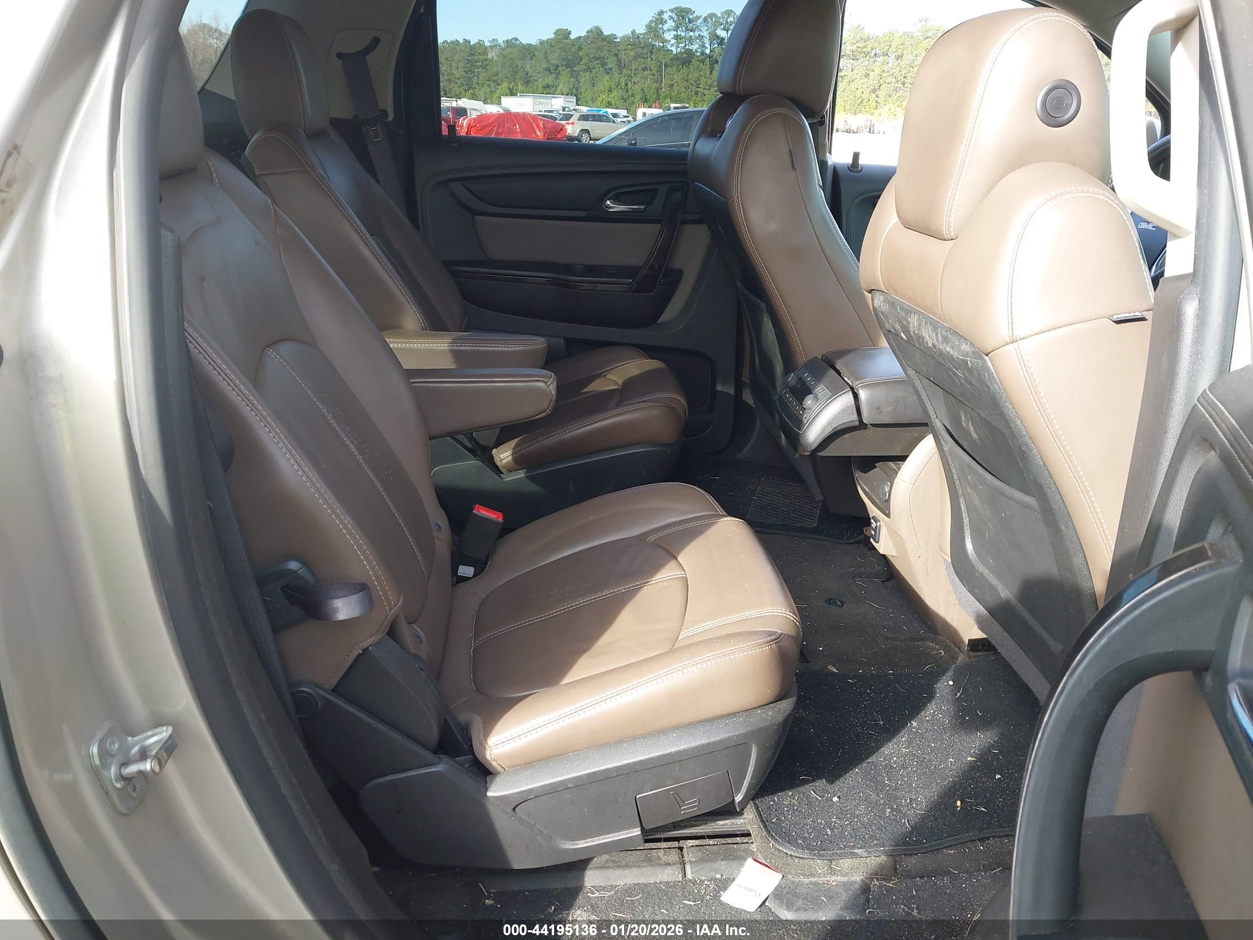 GMC ACADIA image 8