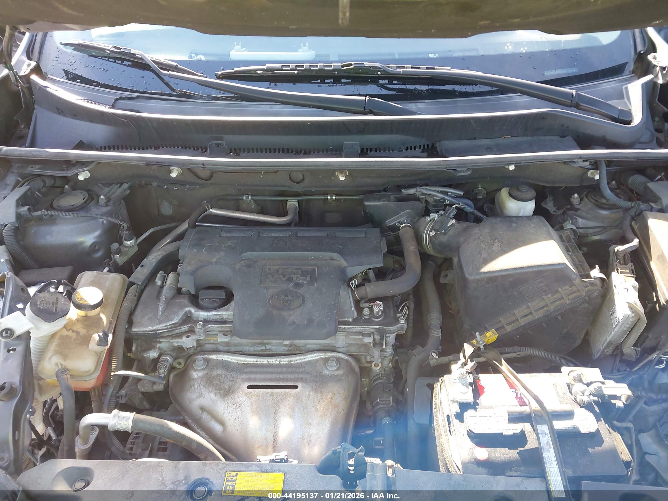 TOYOTA RAV4 image 10