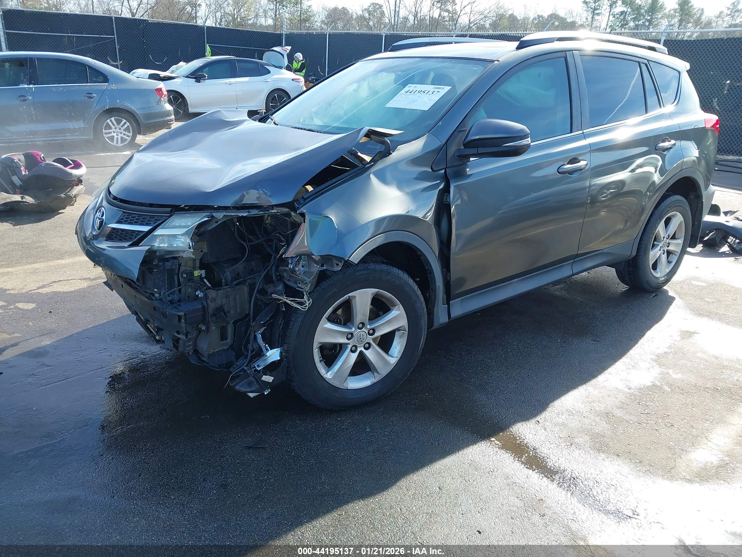 TOYOTA RAV4 image 2
