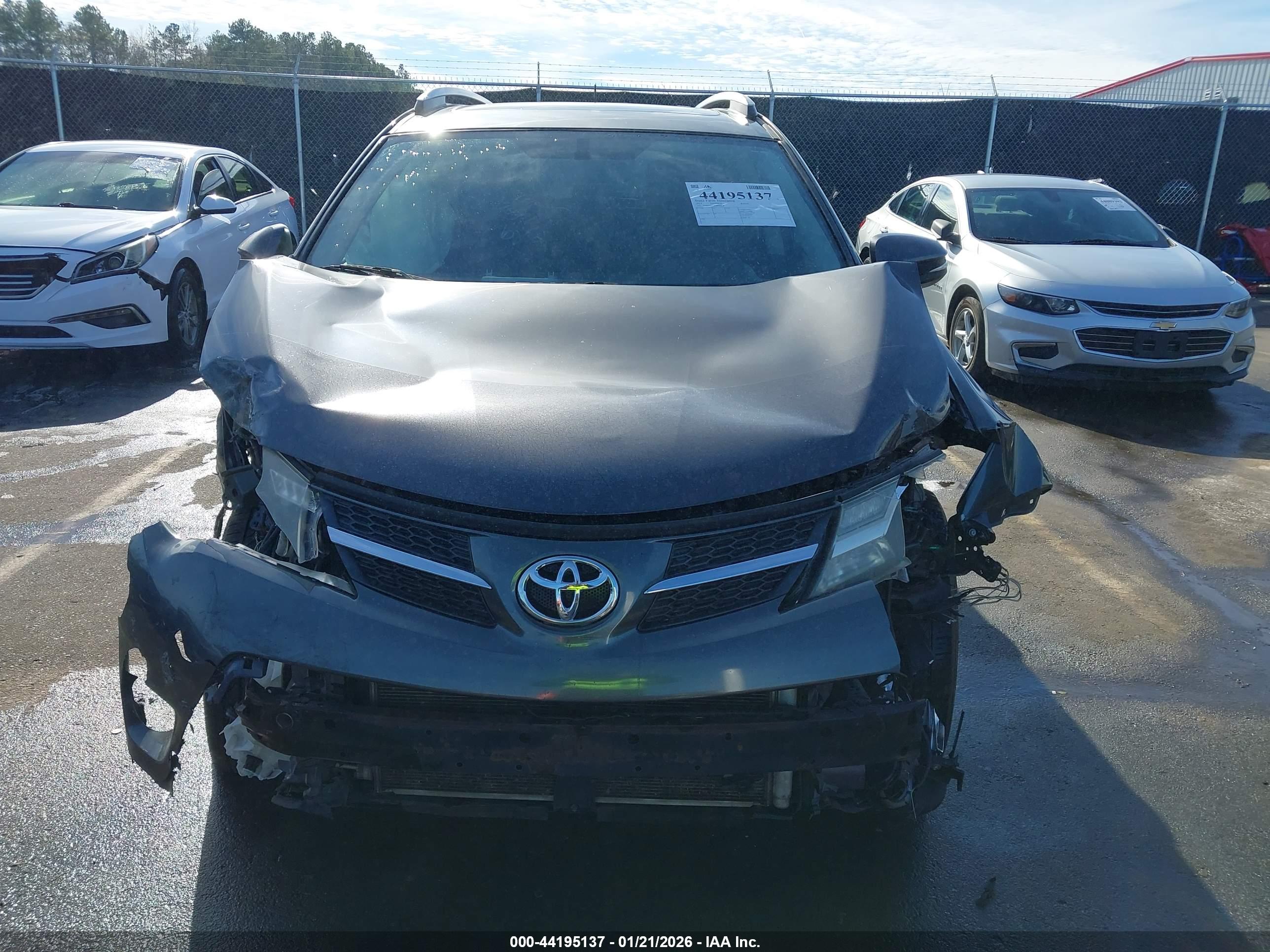 TOYOTA RAV4 image 6