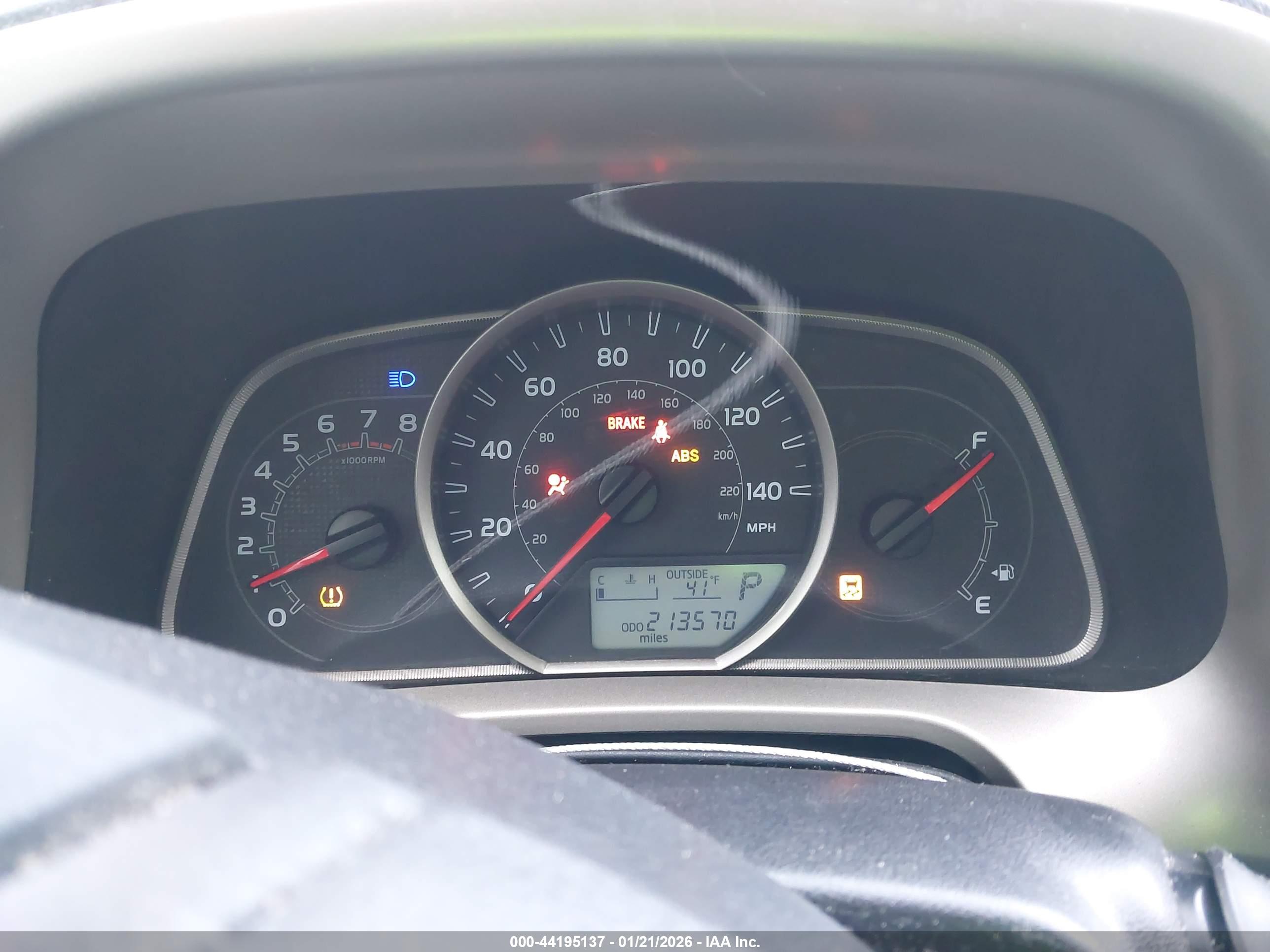 TOYOTA RAV4 image 7