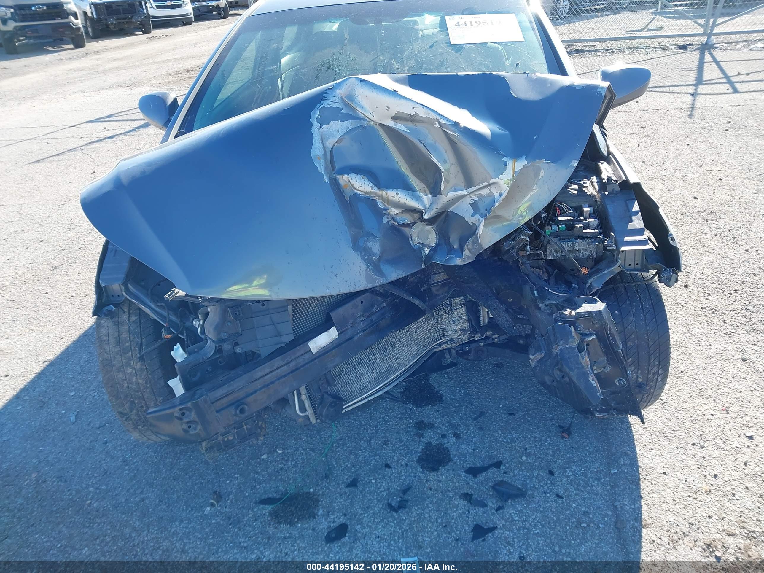 HYUNDAI ELANTRA image 6