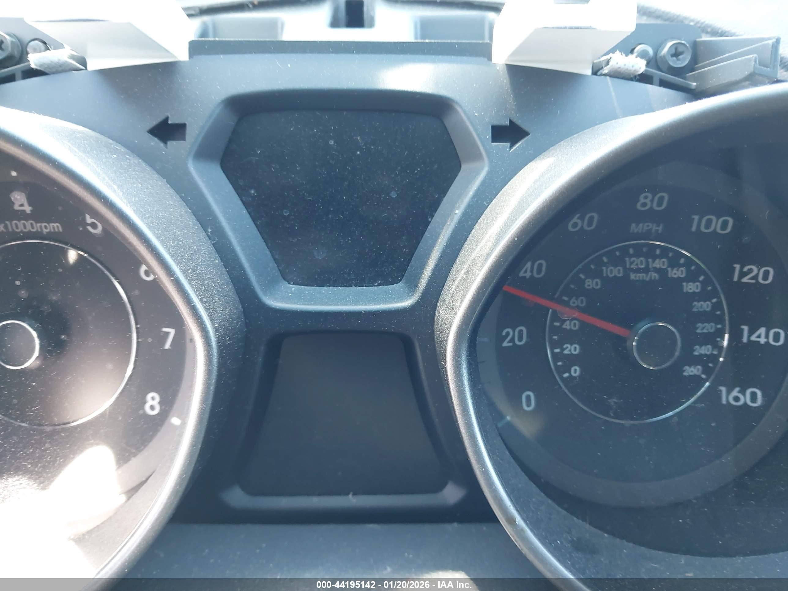 HYUNDAI ELANTRA image 7
