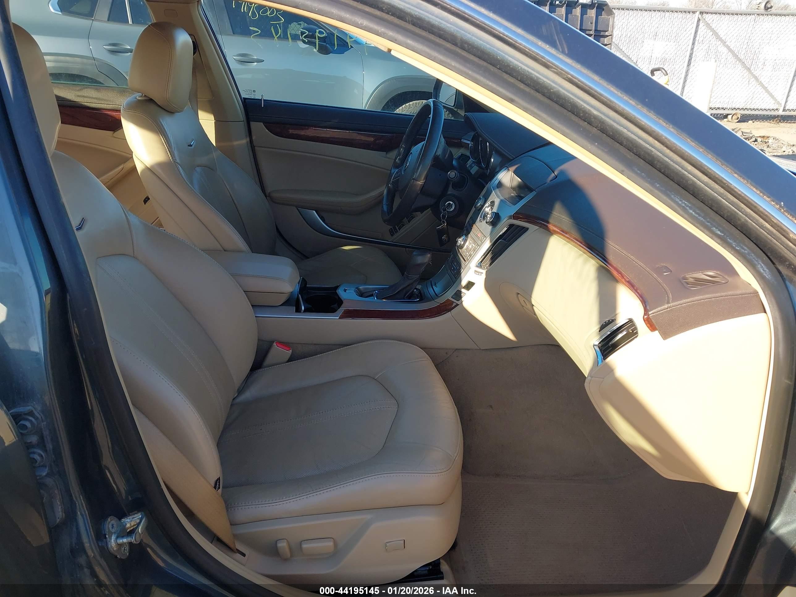 CADILLAC CTS image 5
