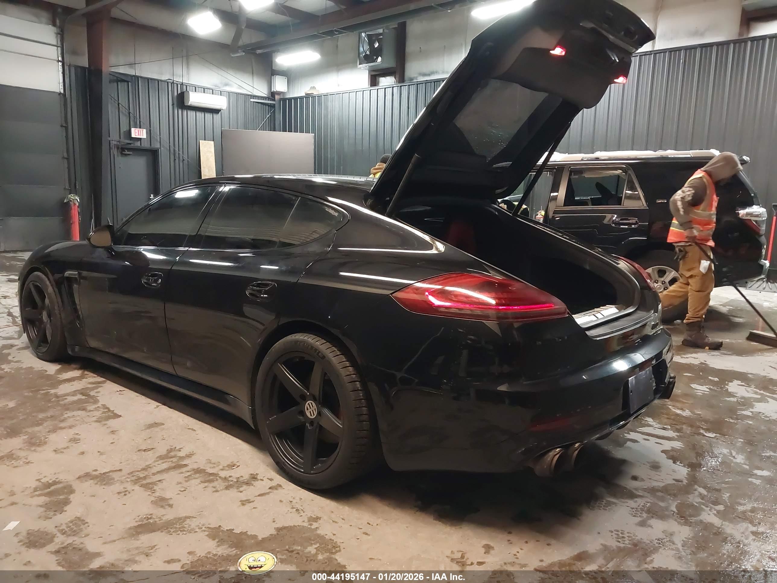 PORSCHE PANAMERA image 3