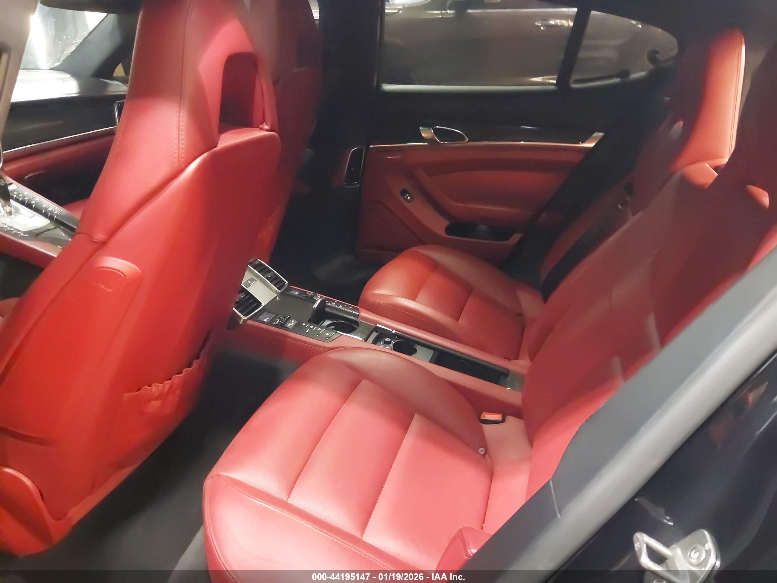 PORSCHE PANAMERA image 8