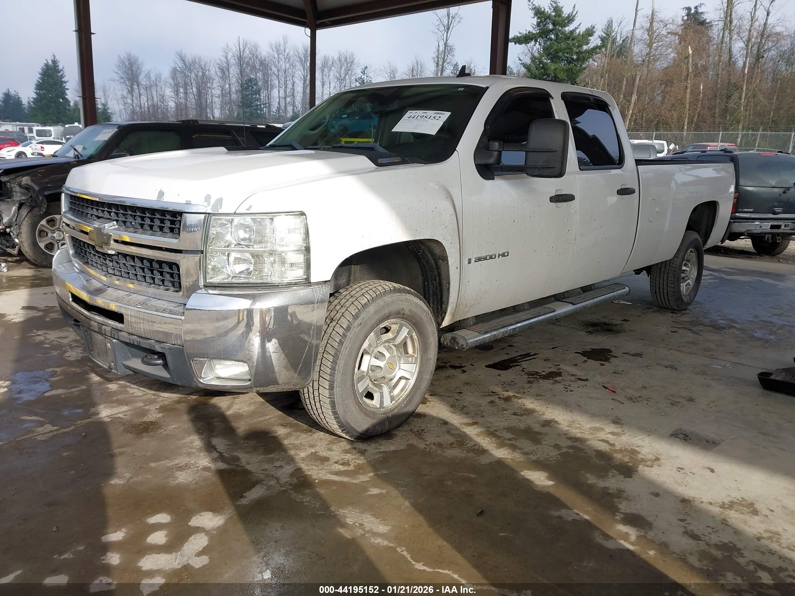 CHEVROLET SILVERADO image 2