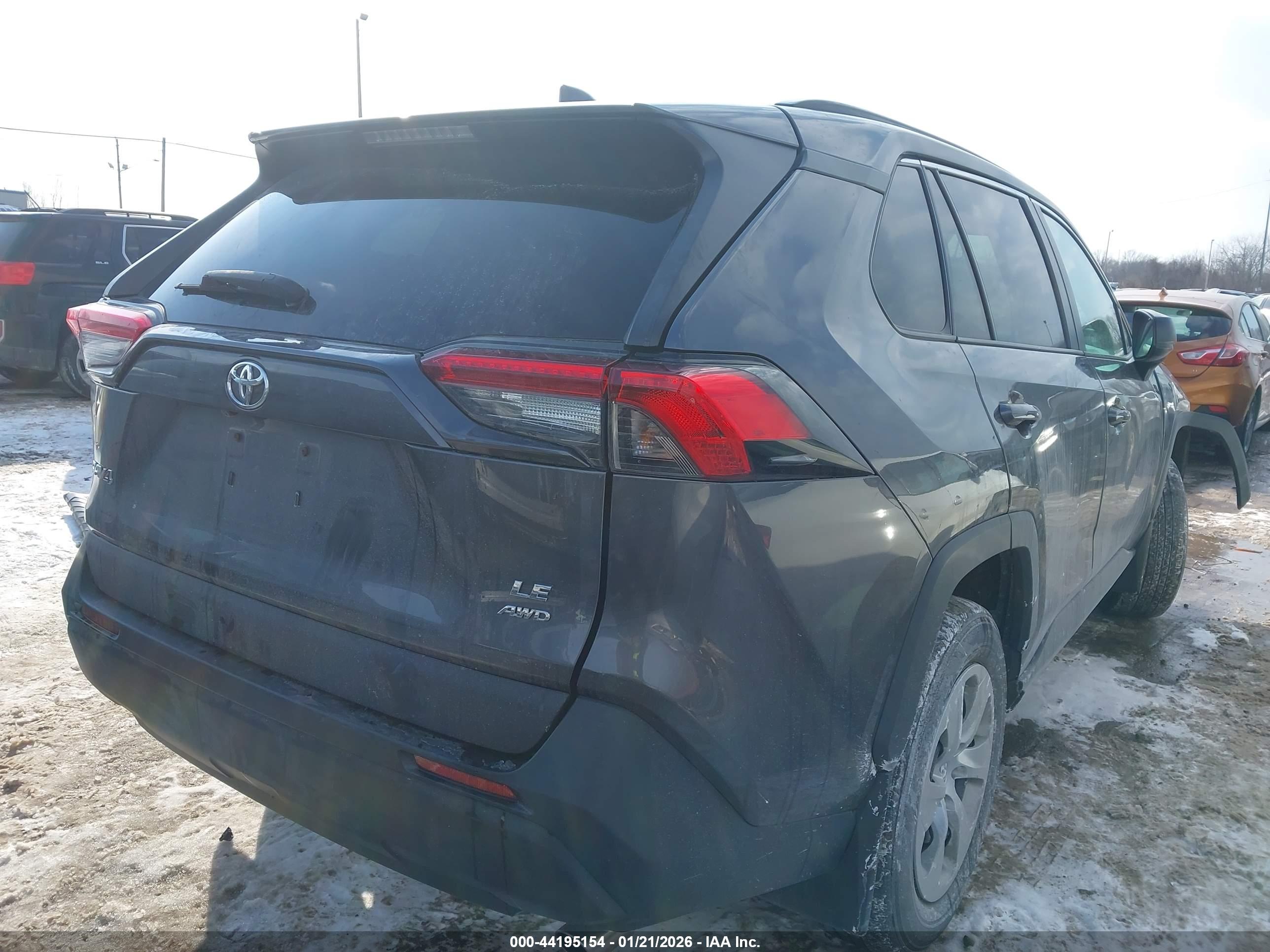 TOYOTA RAV4 image 4