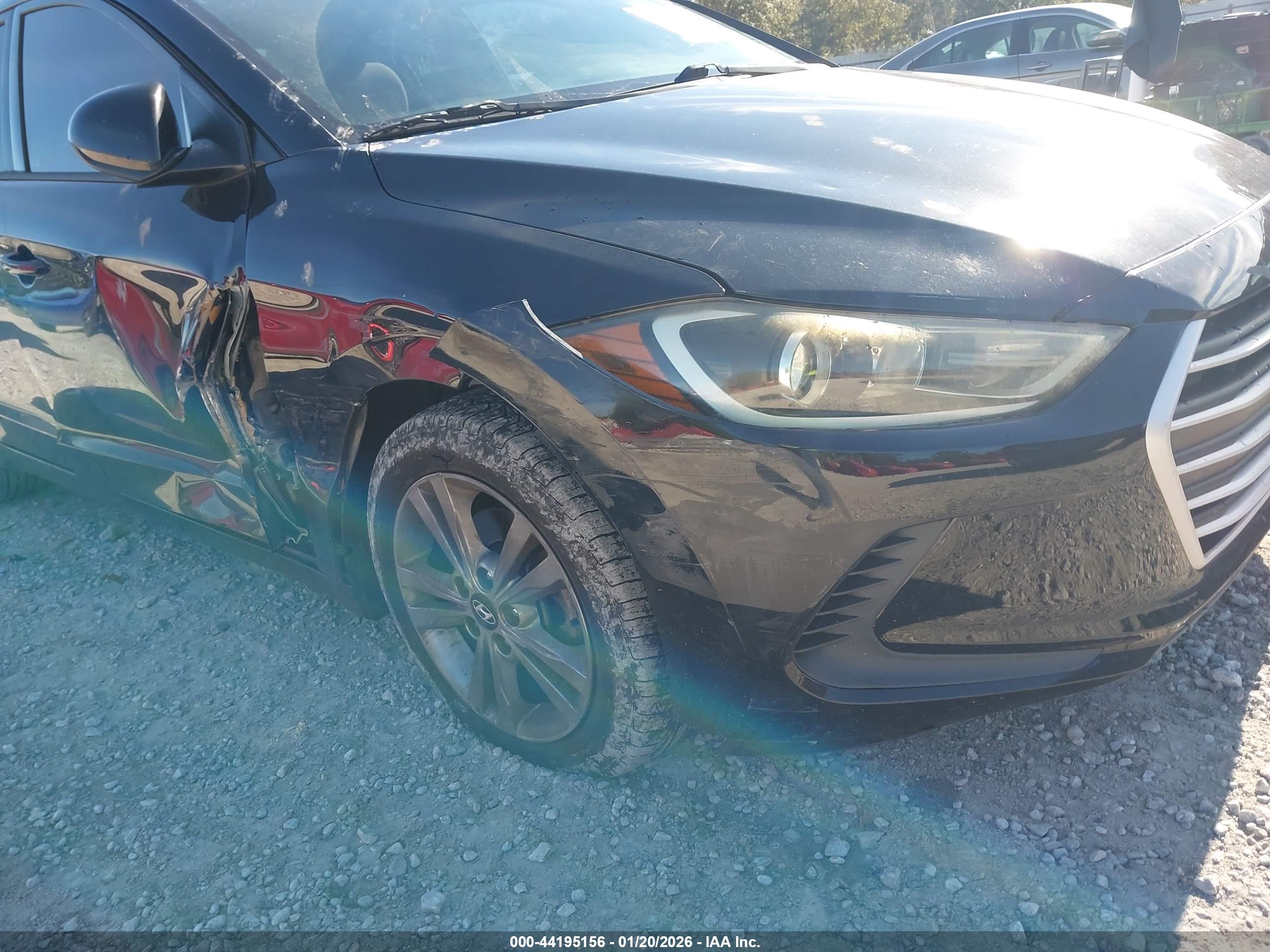 HYUNDAI ELANTRA image 6