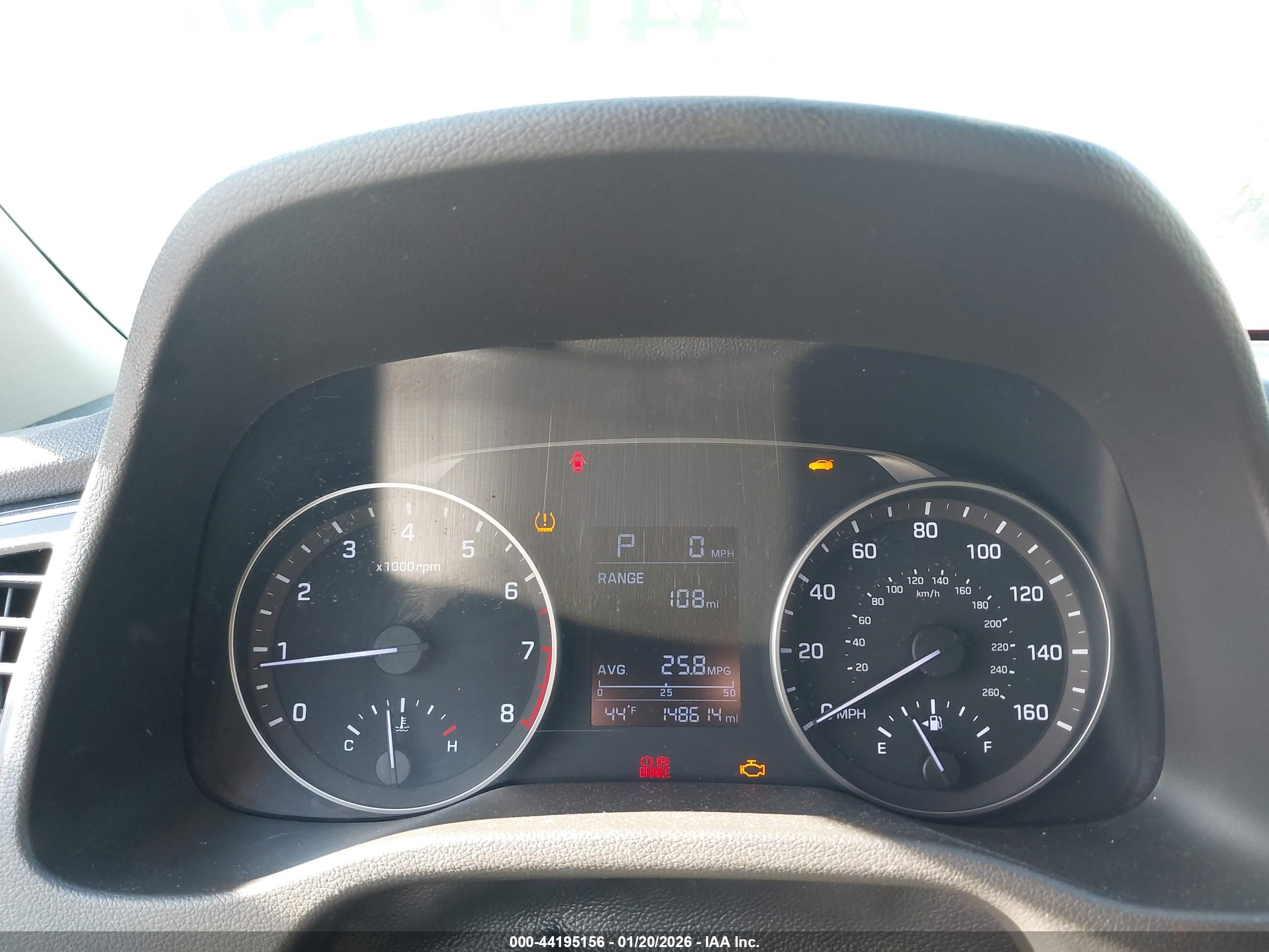 HYUNDAI ELANTRA image 7