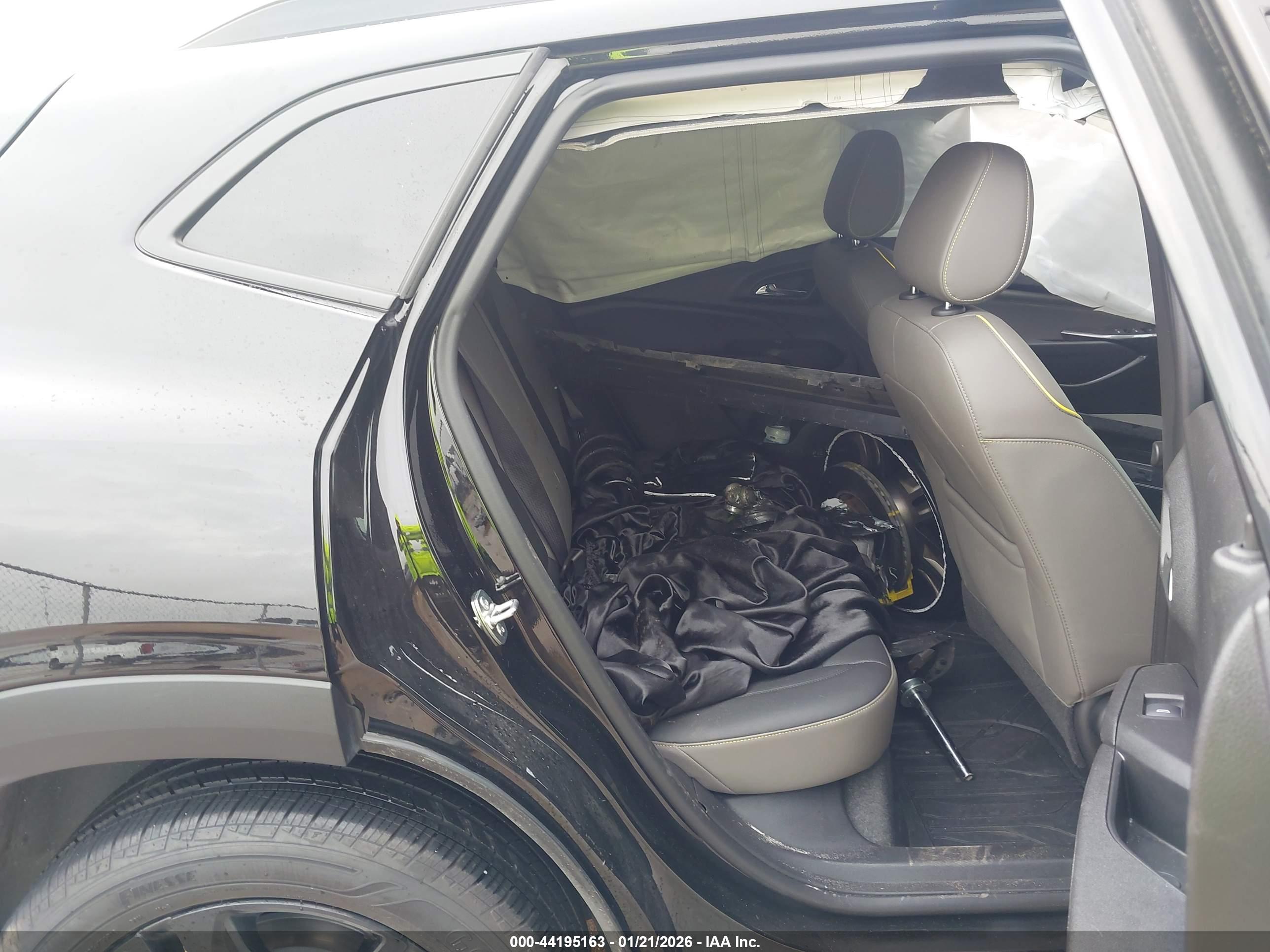 CHEVROLET TRAX image 8