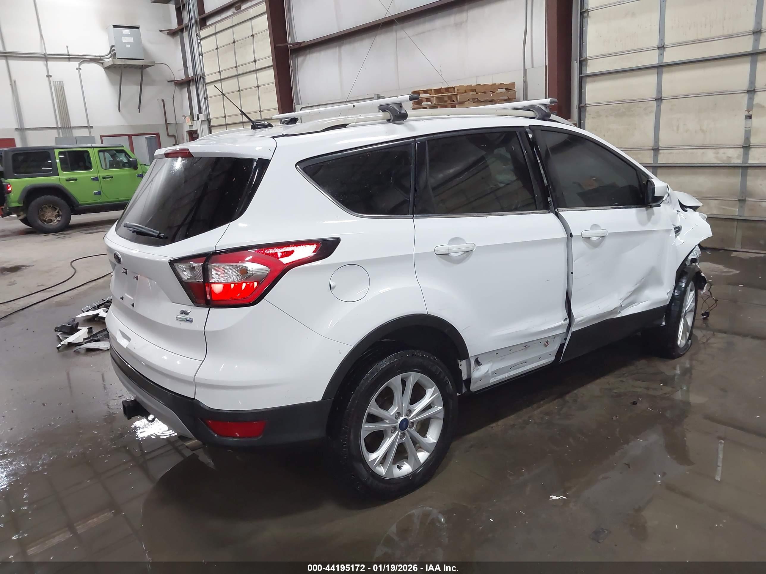 FORD ESCAPE image 4