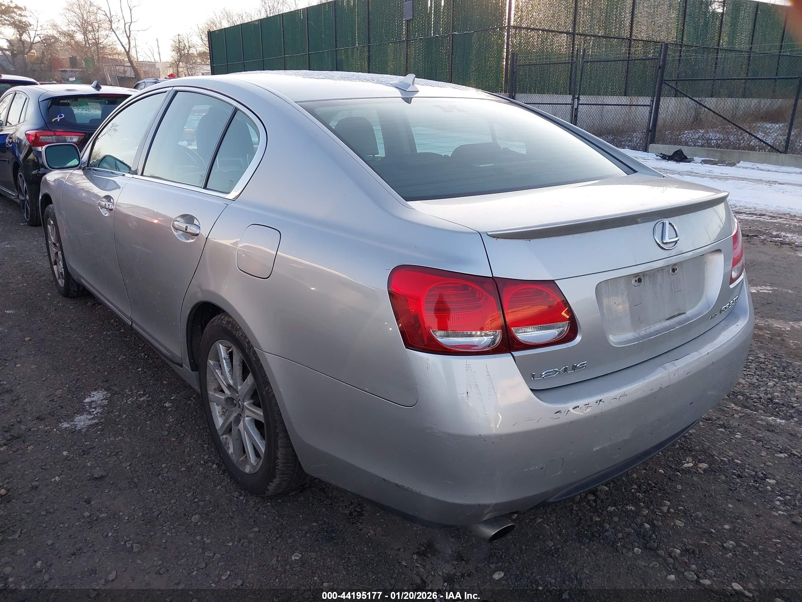 LEXUS GS image 3