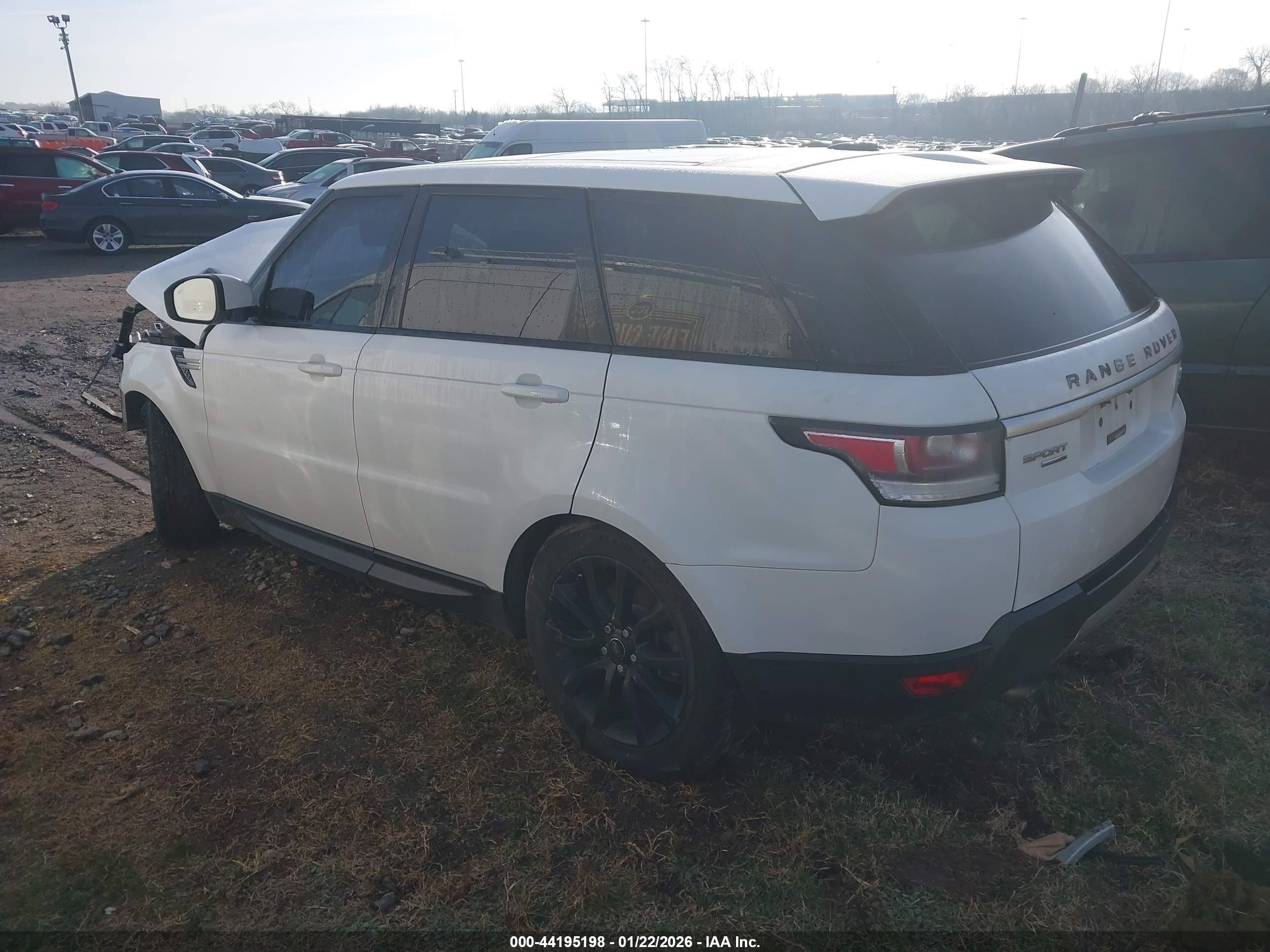 LAND ROVER image 3