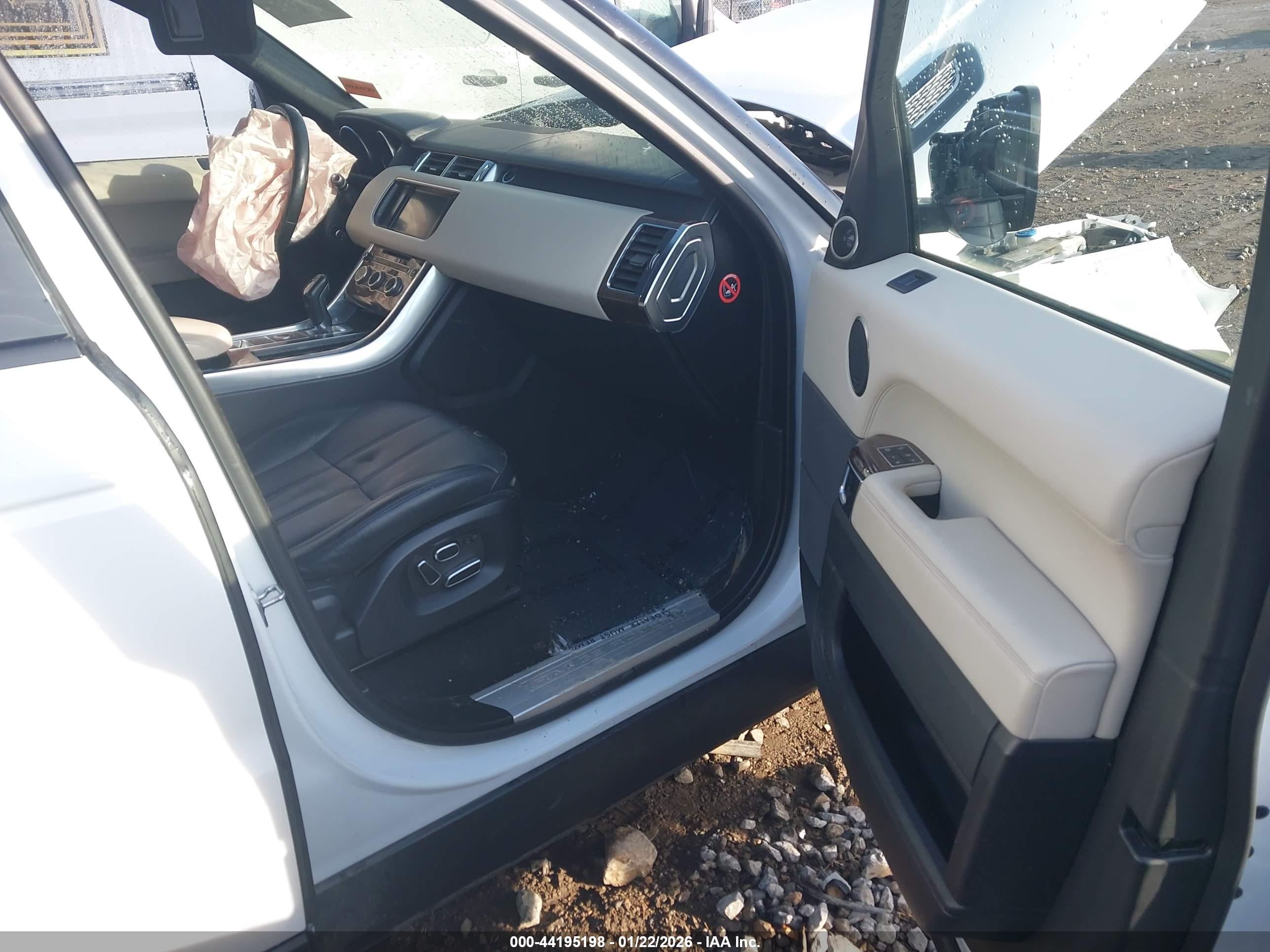 LAND ROVER image 5