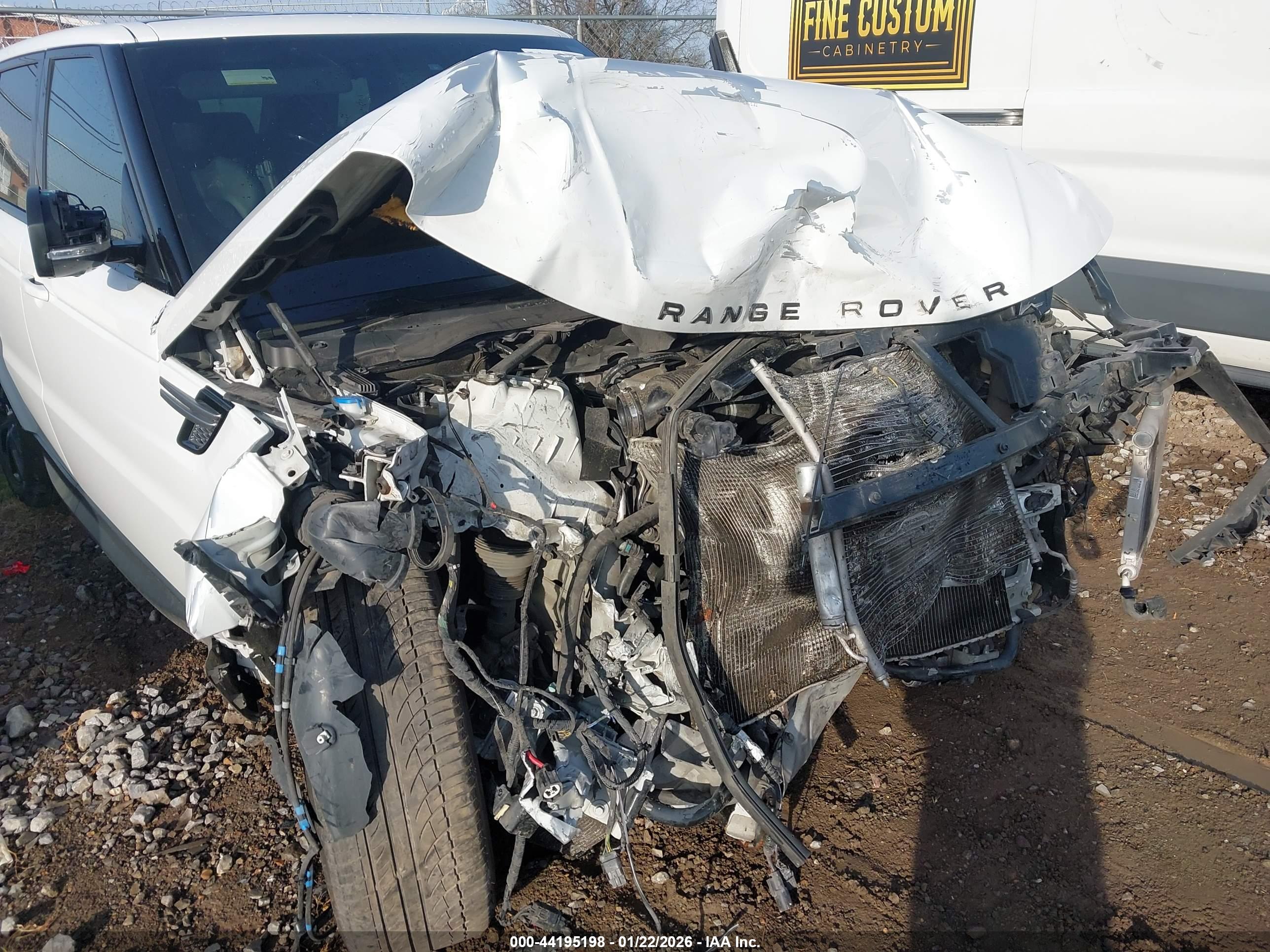 LAND ROVER image 6