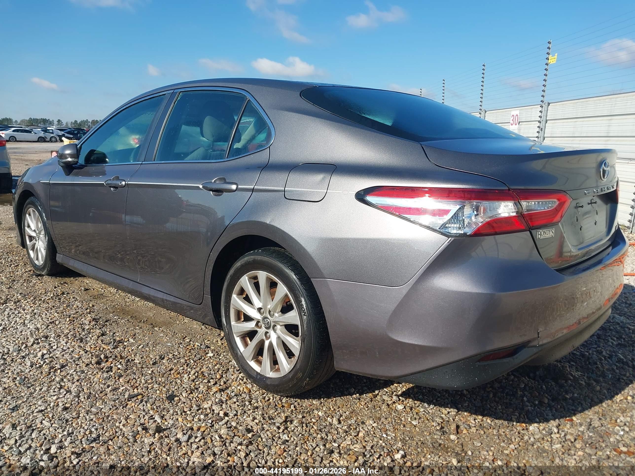 TOYOTA CAMRY image 3