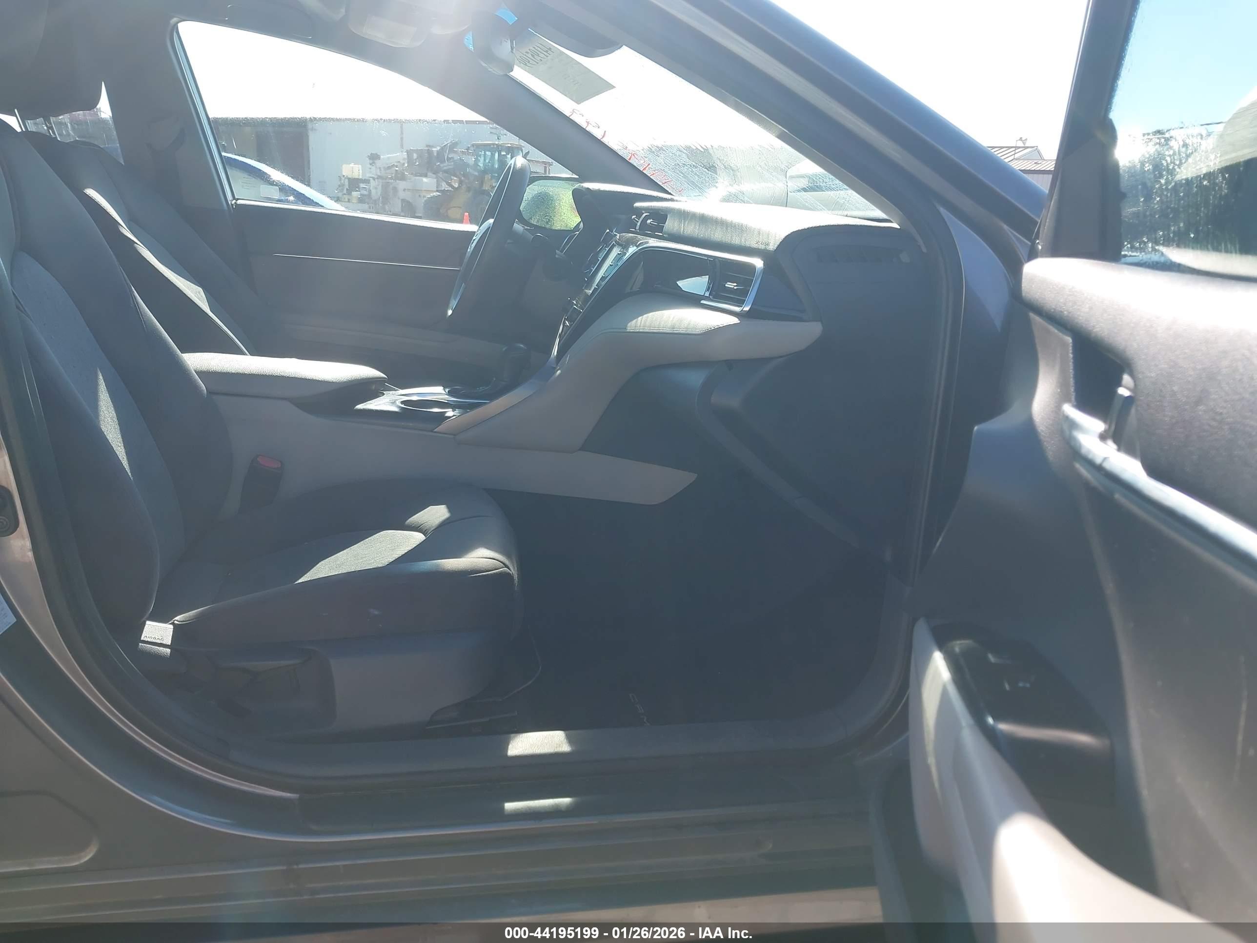TOYOTA CAMRY image 5
